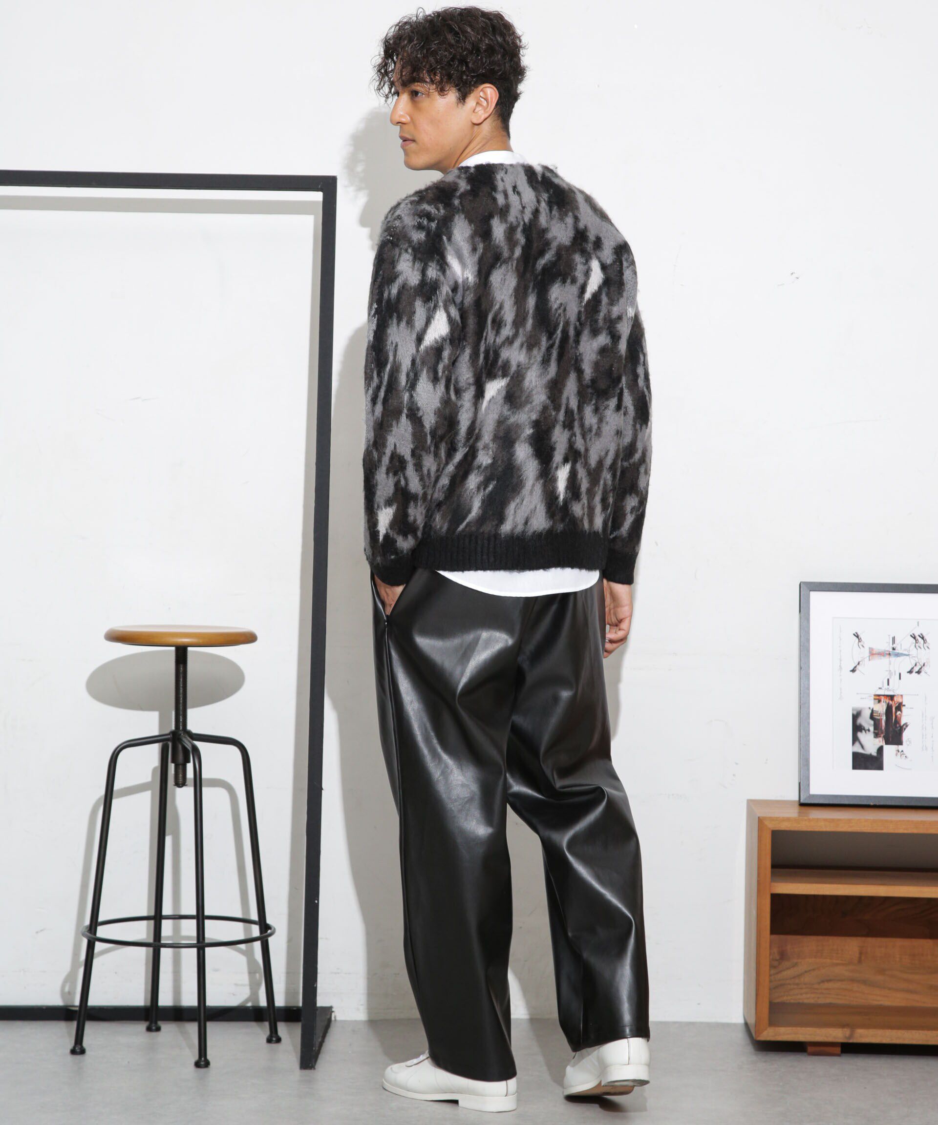 nano･universe「フェイクレザートラックパンツ(セットアップ可)」|チノ|