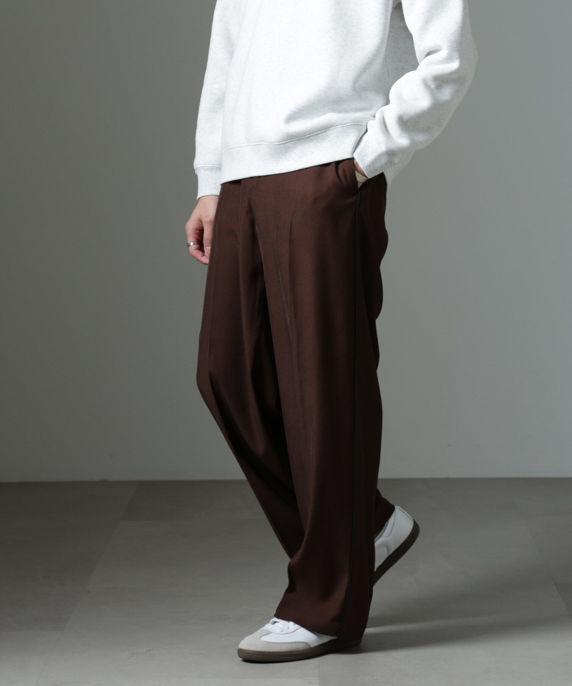 nano･universe「サイドラインイージースラックス」|チノ|