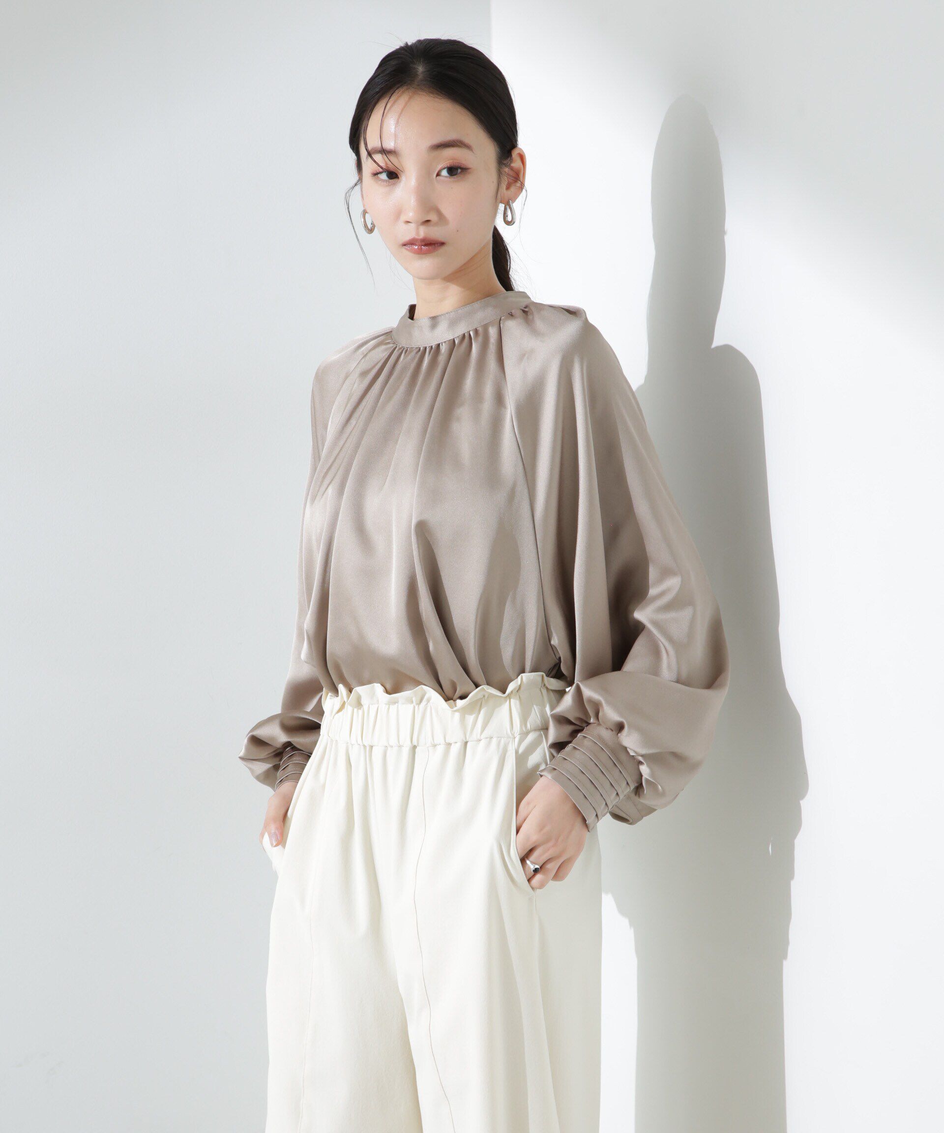 nano･universe「前後2WAYサテンドルマンギャザーブラウス（セットアップ可）」|シャツ・ブラウス|