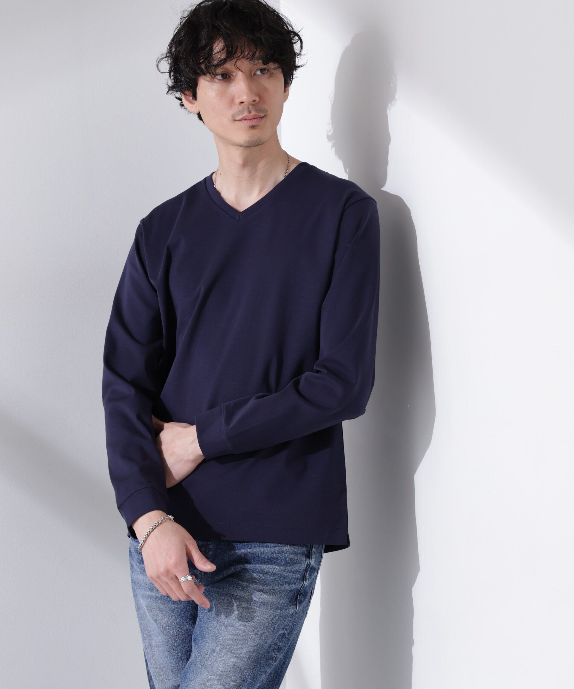 nano･universe「アンチスメル VネックTシャツ 長袖」|Tシャツ・カットソー|ネイビー