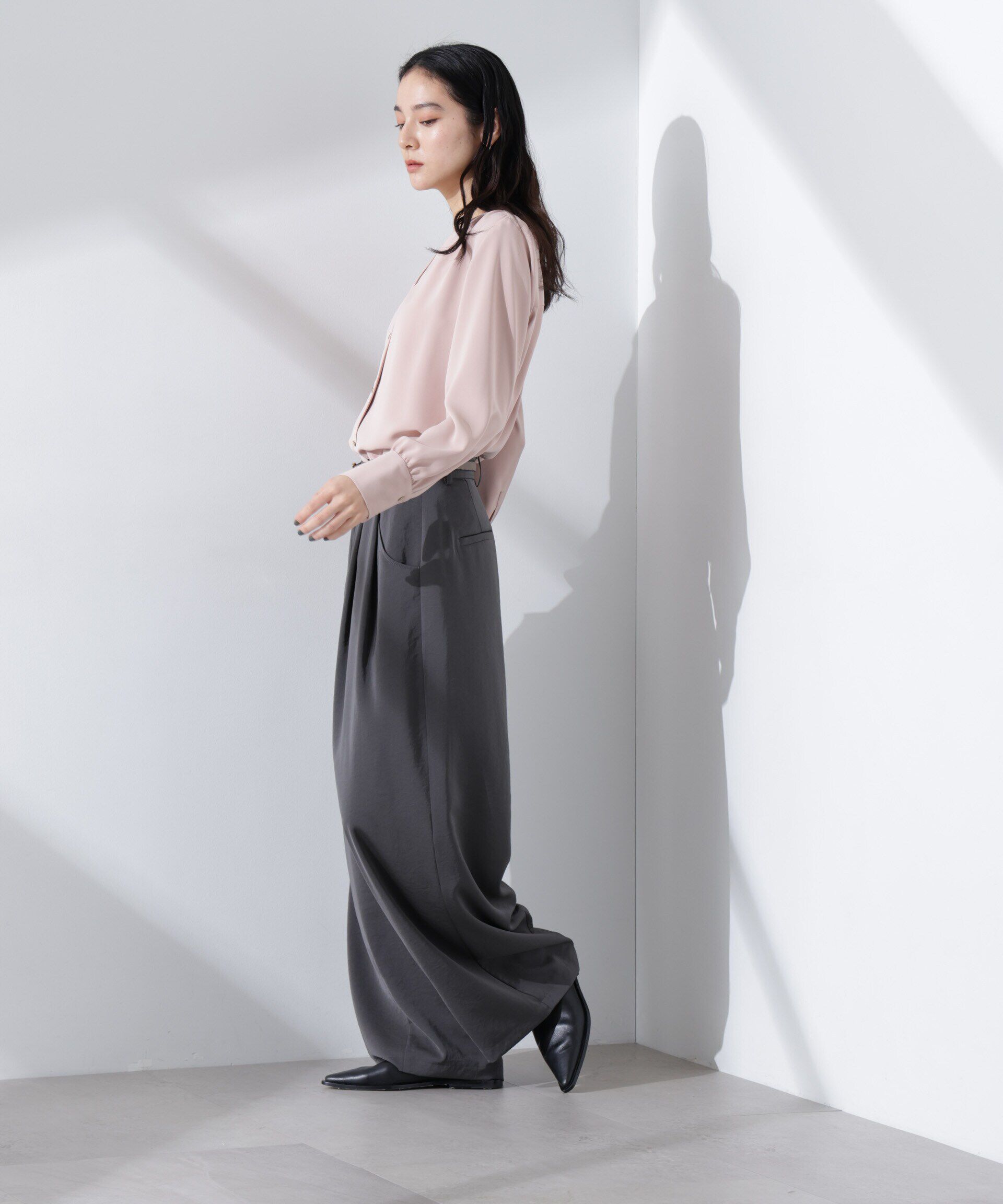 nano･universe「フロントボタンVネックブラウス」|シャツ・ブラウス|