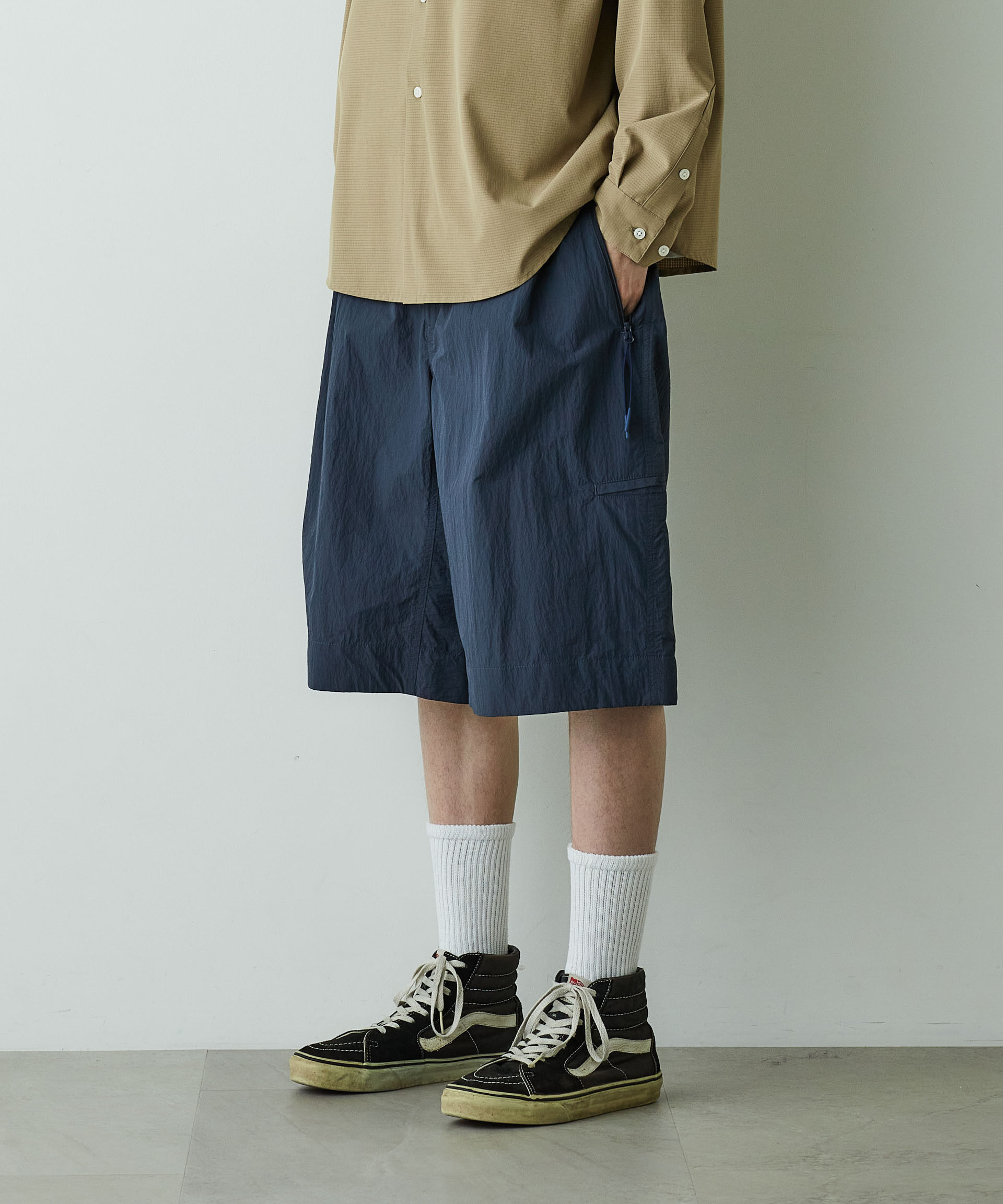 nano･universe「「HOTEL PALACE」オテルパラス　アンフィビアスルーズシルエットショーツ」|チノ|