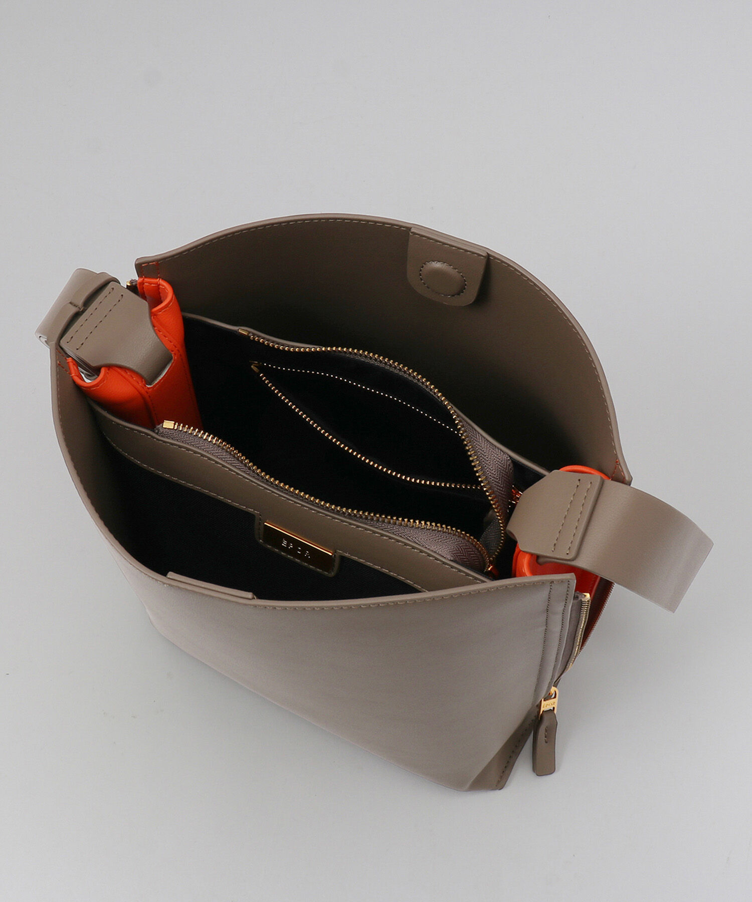 E'POR「【E'POR】Y BAG Shoulder Medium（サイドジップショルダーバッグ）【WEB限定/一部店舗限定】【メディア掲載」|ショルダー・メッセンジャー|