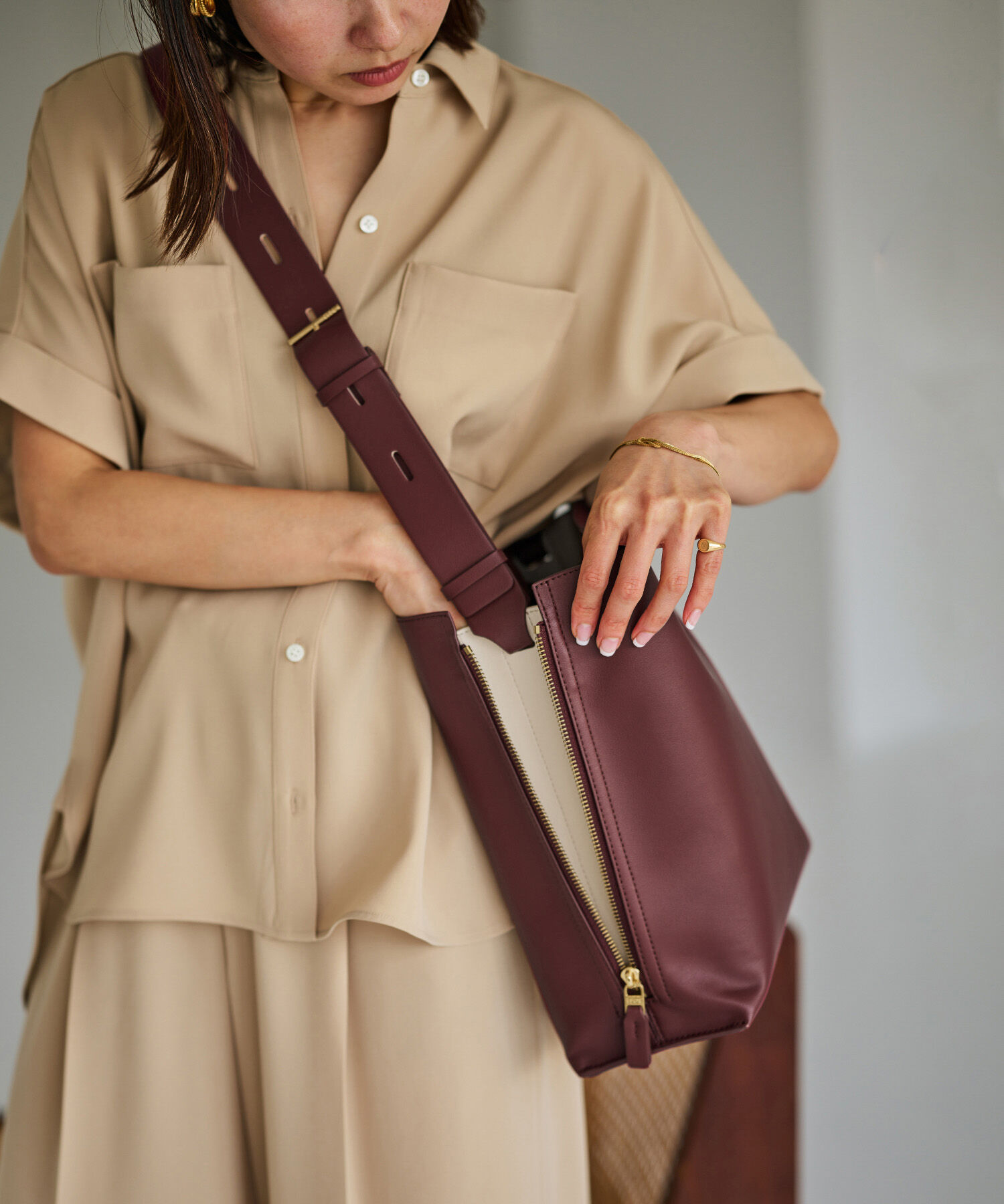 E'POR「【E'POR】Y BAG Shoulder Medium（サイドジップショルダーバッグ）【WEB限定/一部店舗限定】【メディア掲載」|ショルダー・メッセンジャー|