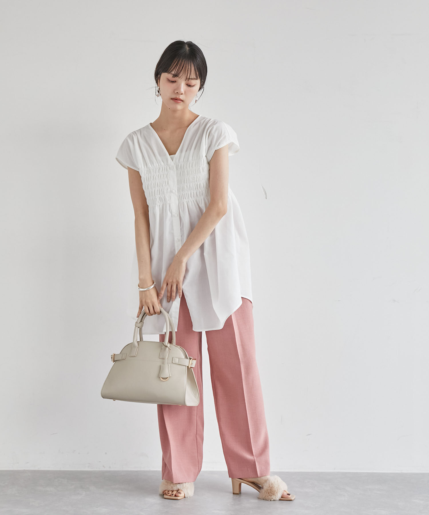 VIS「【洗える】ゆるVネックシャーリングシャツブラウス」|シャツ・ブラウス|