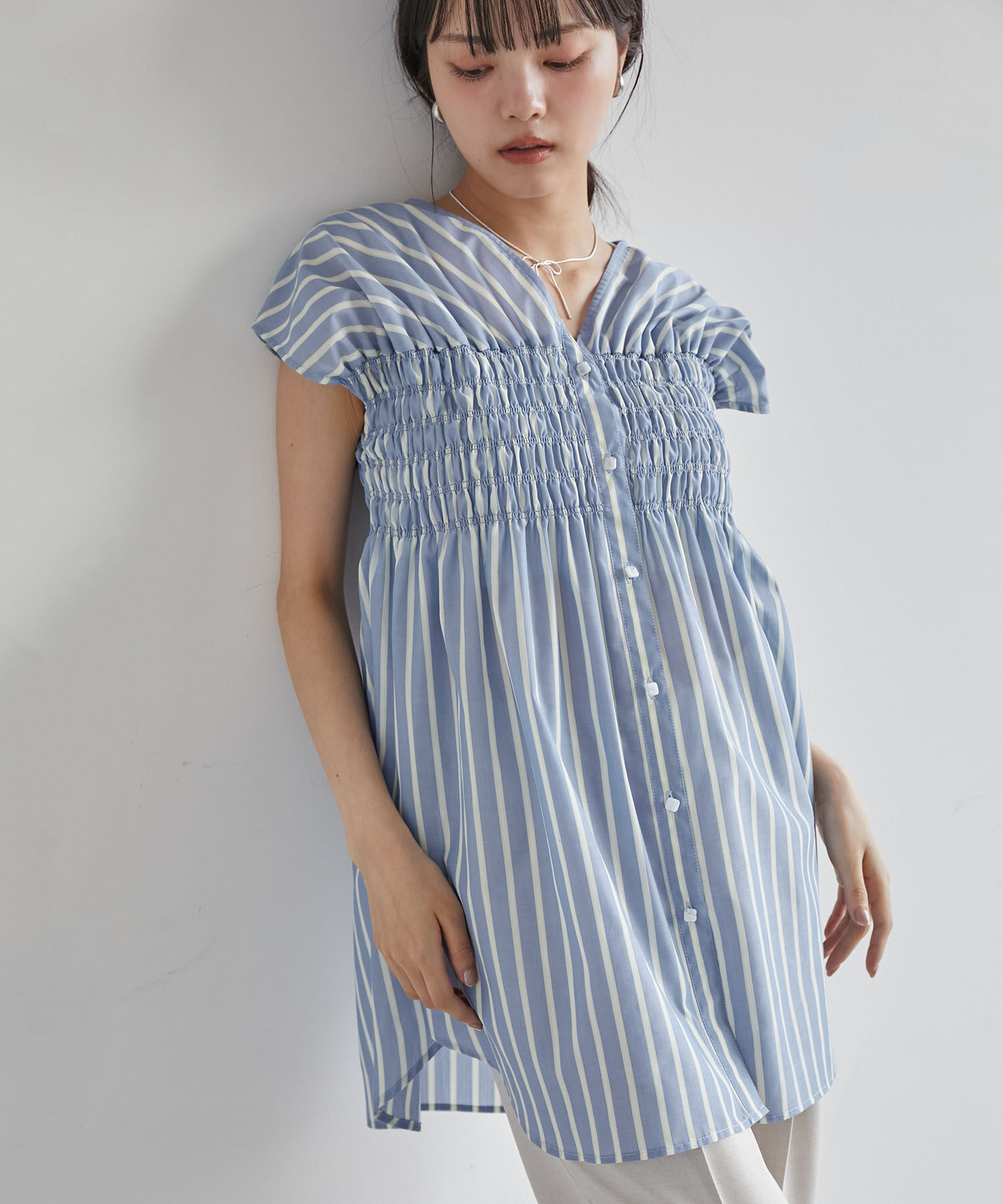 VIS「【洗える】ゆるVネックシャーリングシャツブラウス」|シャツ・ブラウス|