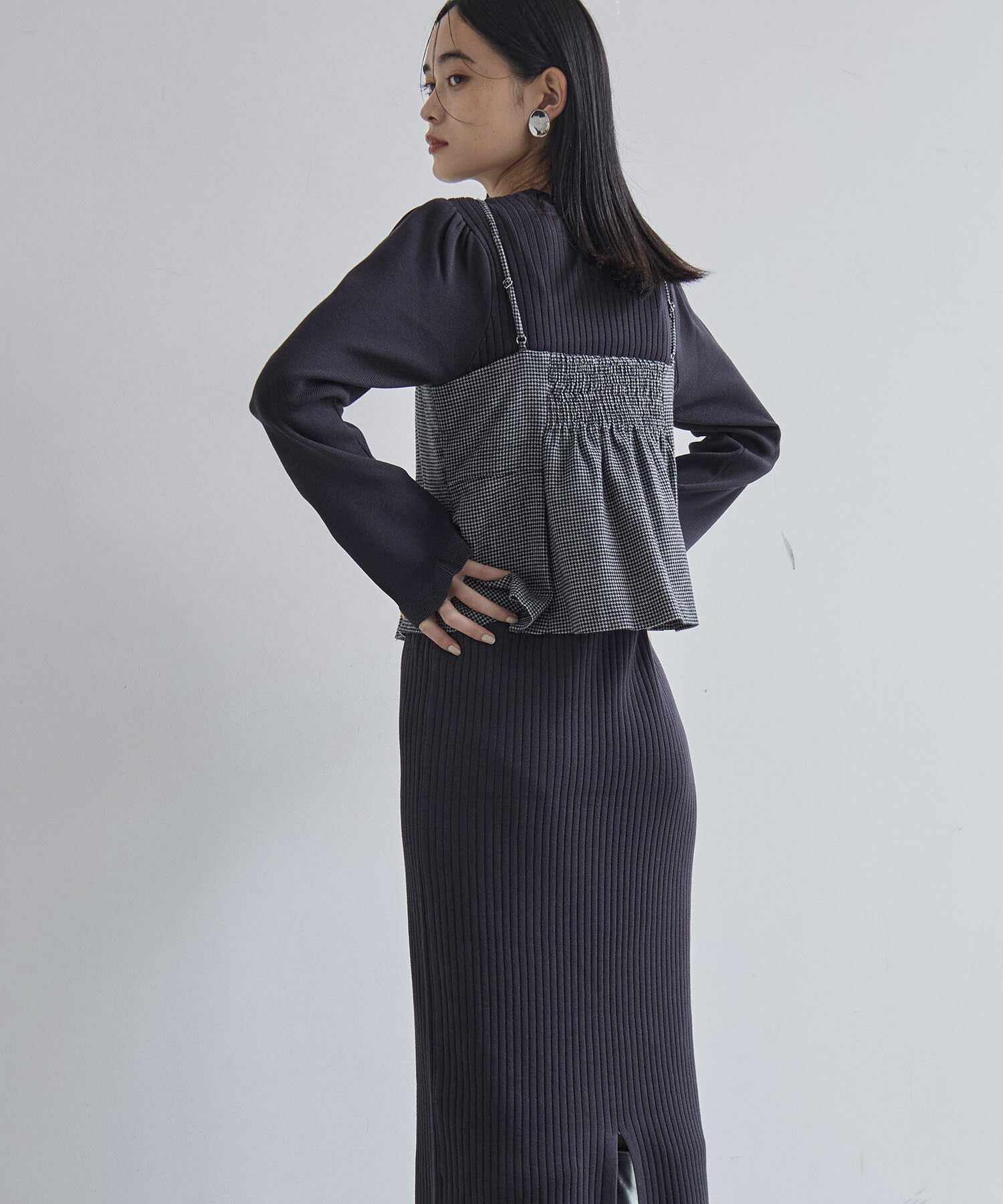 VIS「【SET】ビスチェセット裾ミニフリルリブニットワンピース」|ワンピース|