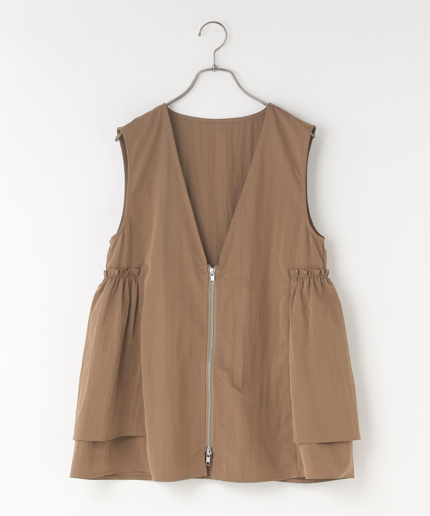 LOWRYS FARM「ナイロンギャザーベスト」|ダウンベスト・ベスト|BRN2