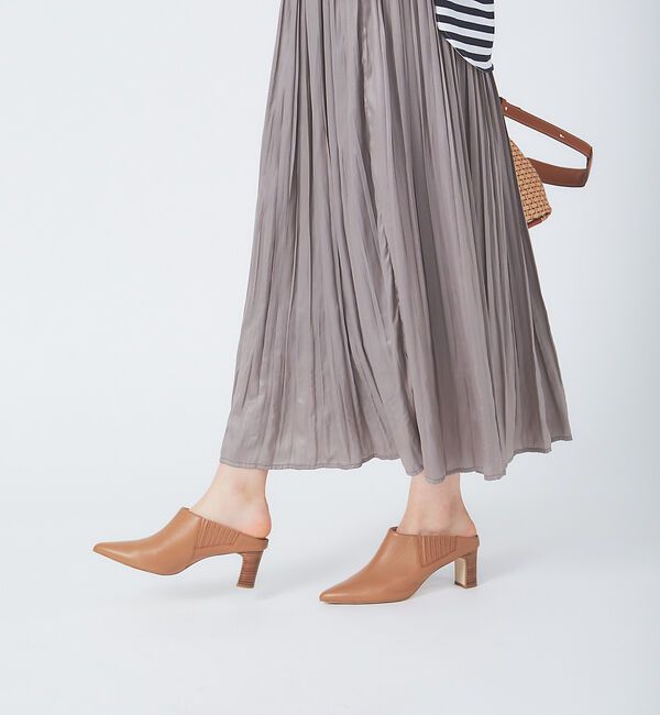 AU BANNISTER「ポインテッドミュール」|パンプス|キャメル