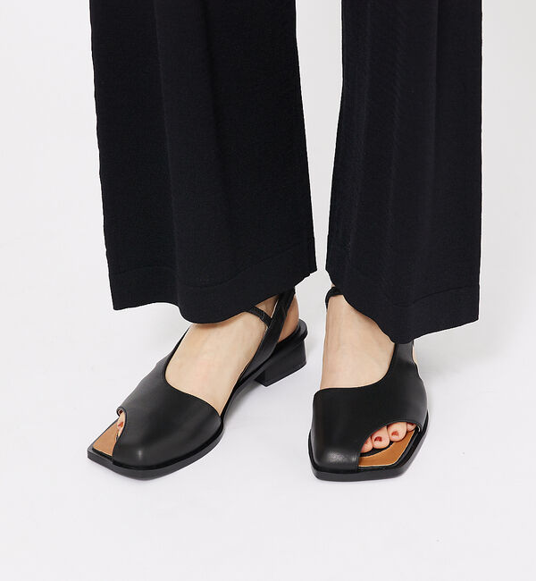 AU BANNISTER「サムハイドストラップサンダル」|サンダル|