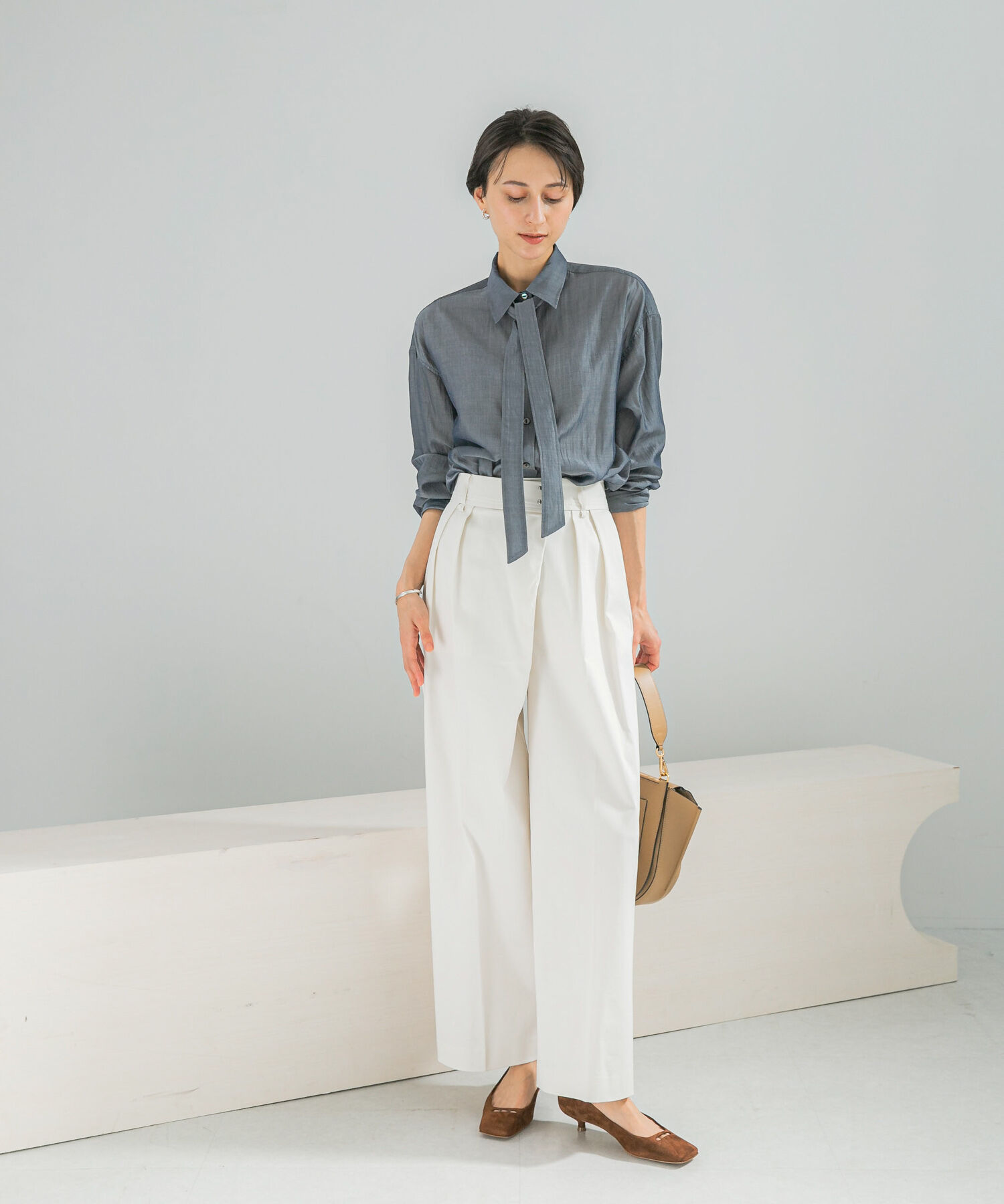 URBAN RESEARCH ROSSO「タイ付デニムライクシアーシャツ」|シャツ・ブラウス|