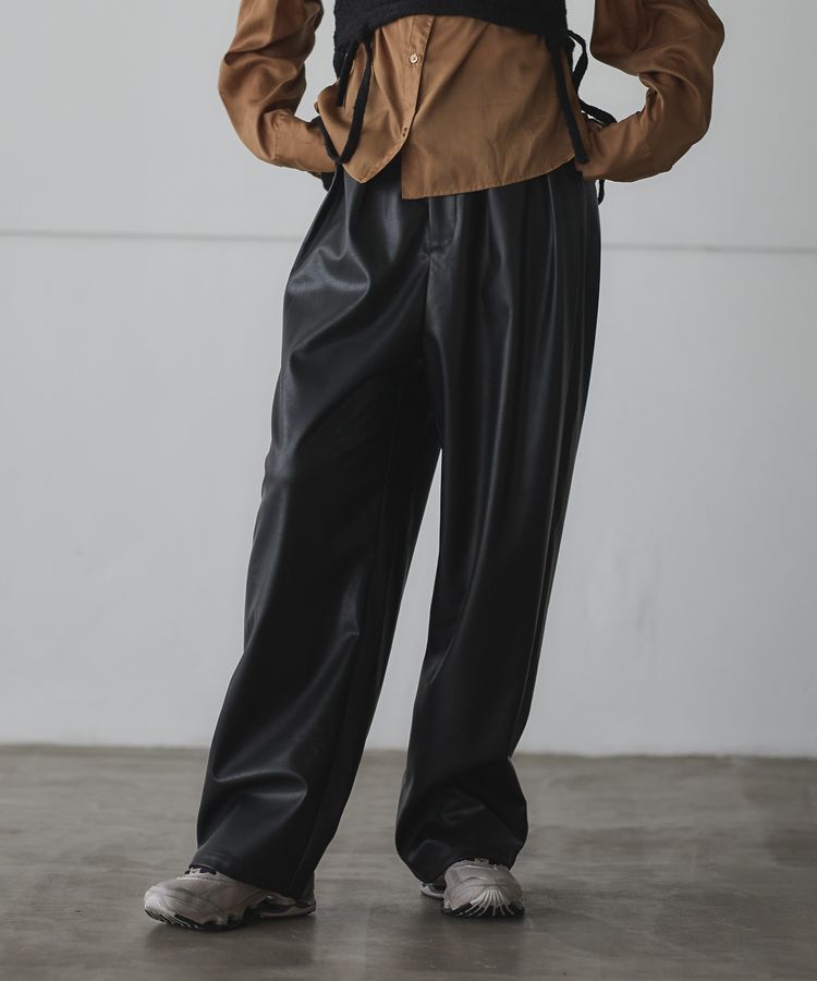 GARAGE OF GOOD CLOTHING「フェイクレザーワンタックパンツ」|その他|Black