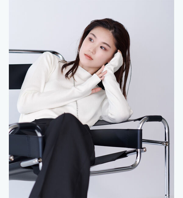 ur's「【影山カレンさんコラボアイテム】フィンガーホール付ハイネックベーシックリブニット」|ニット・セーター|