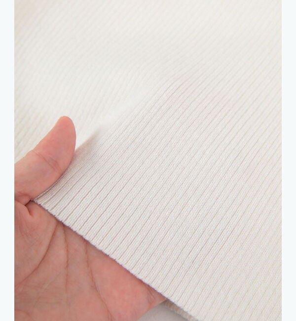 ur's「【影山カレンさんコラボアイテム】フィンガーホール付ハイネックベーシックリブニット」|ニット・セーター|