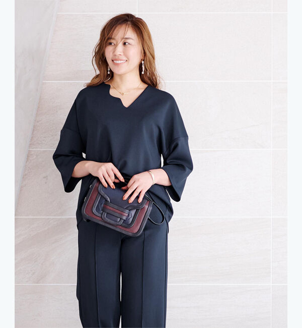 ur's「【八田真理子さんコラボアイテム】ボンディングデザインネックオーバーサイズトップス」|Tシャツ・カットソー|