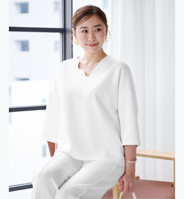 ur's「【八田真理子さんコラボアイテム】ボンディングデザインネックオーバーサイズトップス」|Tシャツ・カットソー|ホワイト