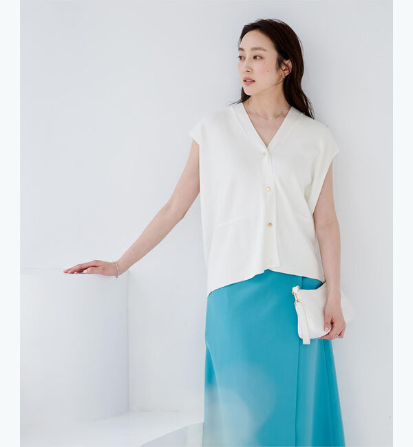 ur's「ゴールド釦Vネックフレンチスリーブニット」|ニット・セーター|