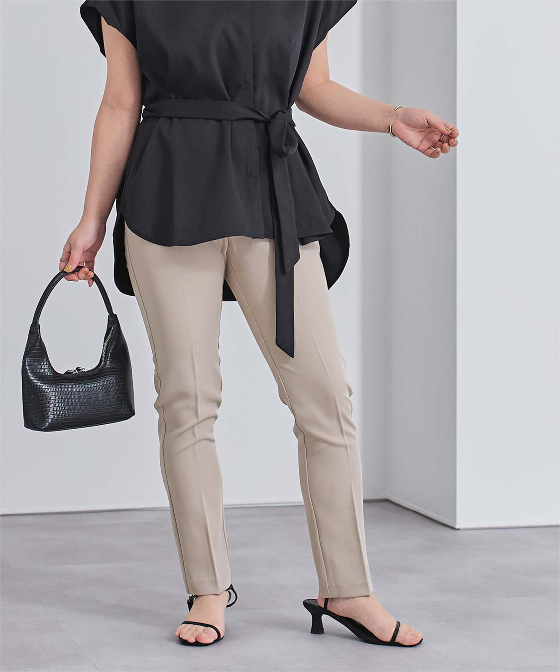 ur's「センタープレススティックパンツ」|スラックス|