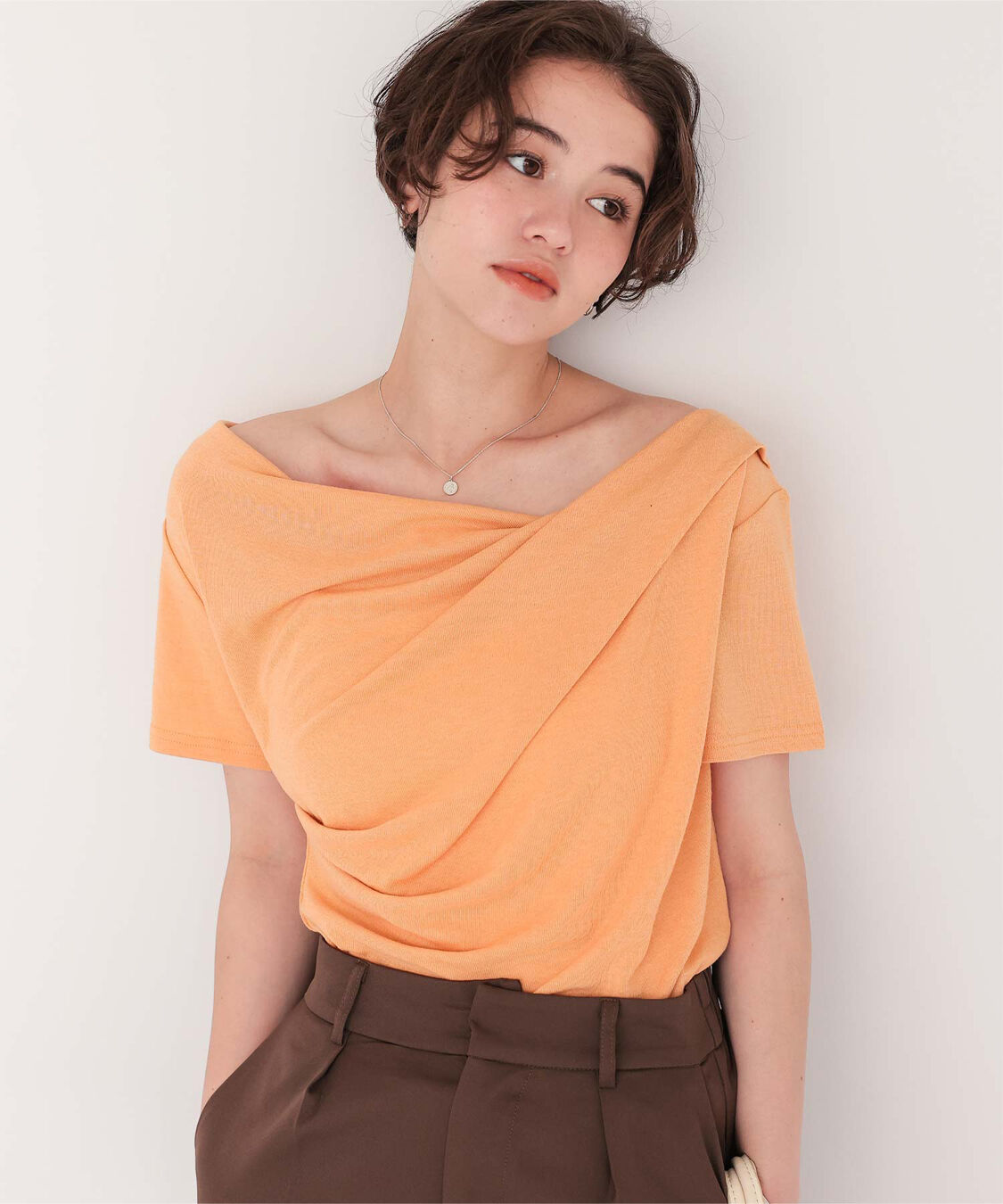 titivate「オフショルダーハーフスリーブTシャツ」|Tシャツ・カットソー|オレンジ