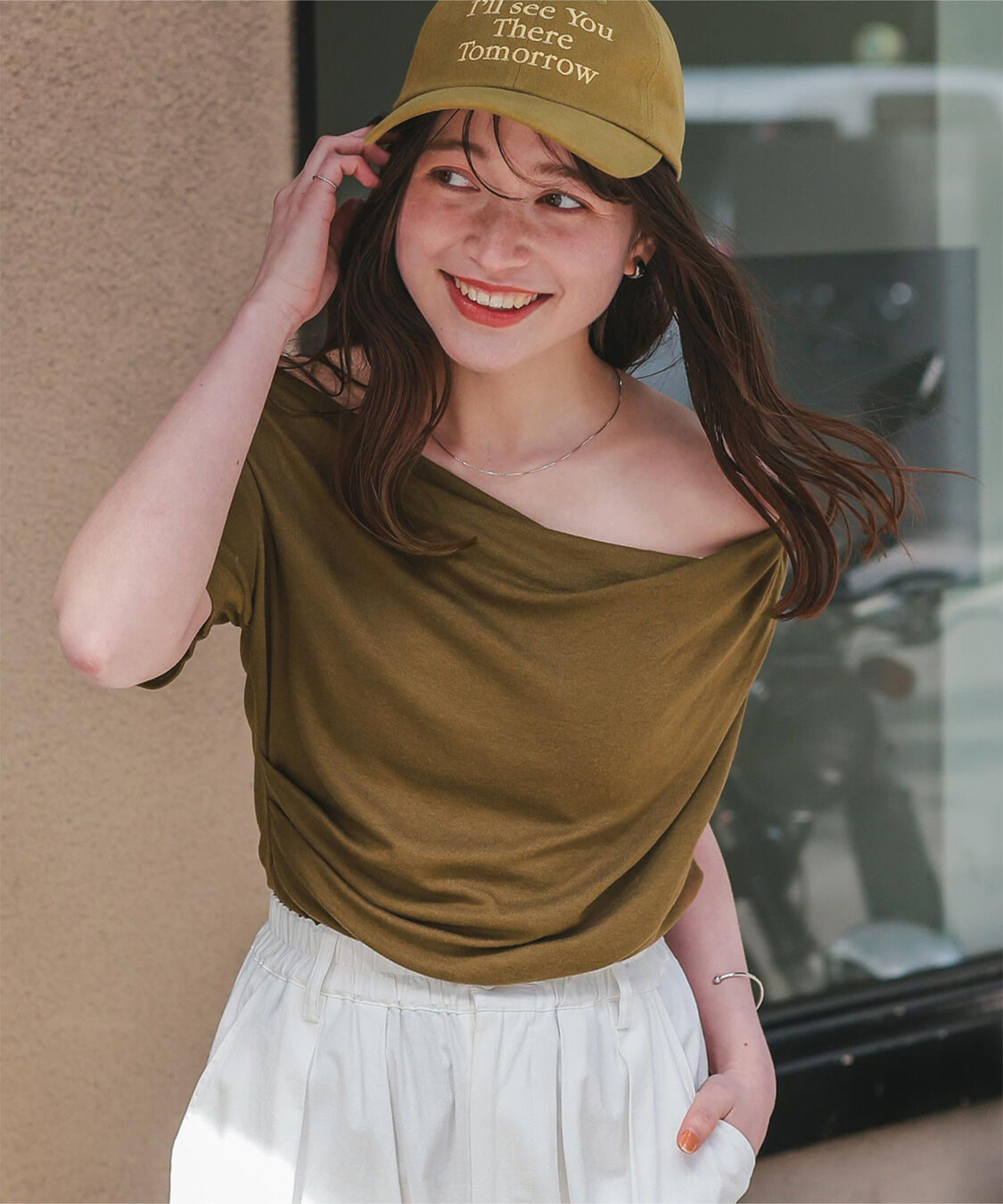 titivate「オフショルダーハーフスリーブTシャツ」|Tシャツ・カットソー|