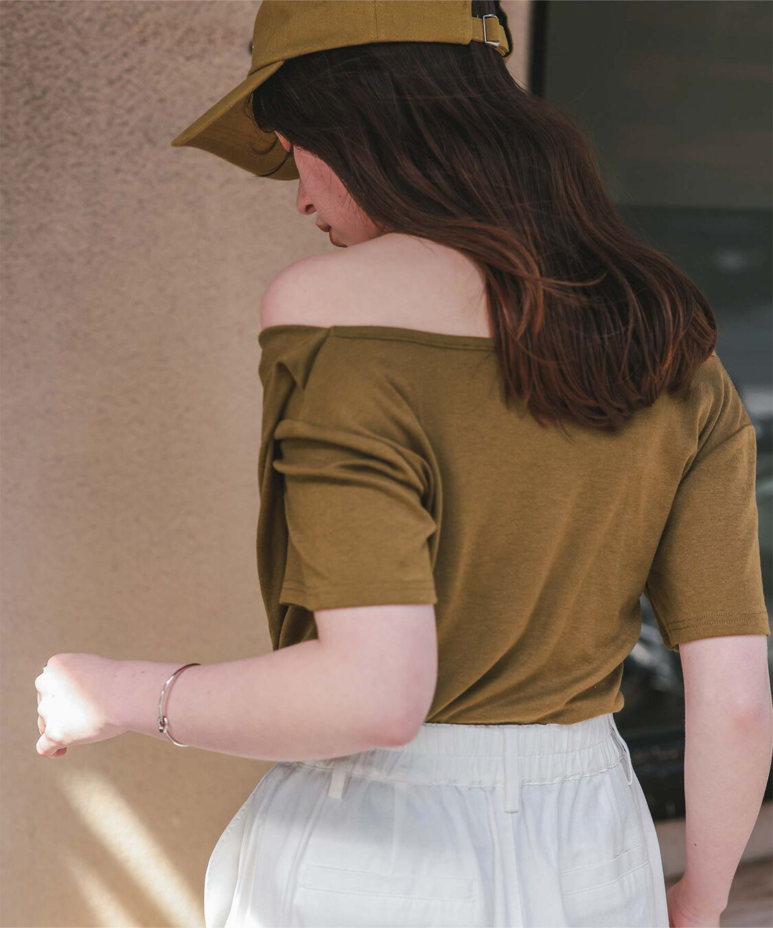 titivate「オフショルダーハーフスリーブTシャツ」|Tシャツ・カットソー|