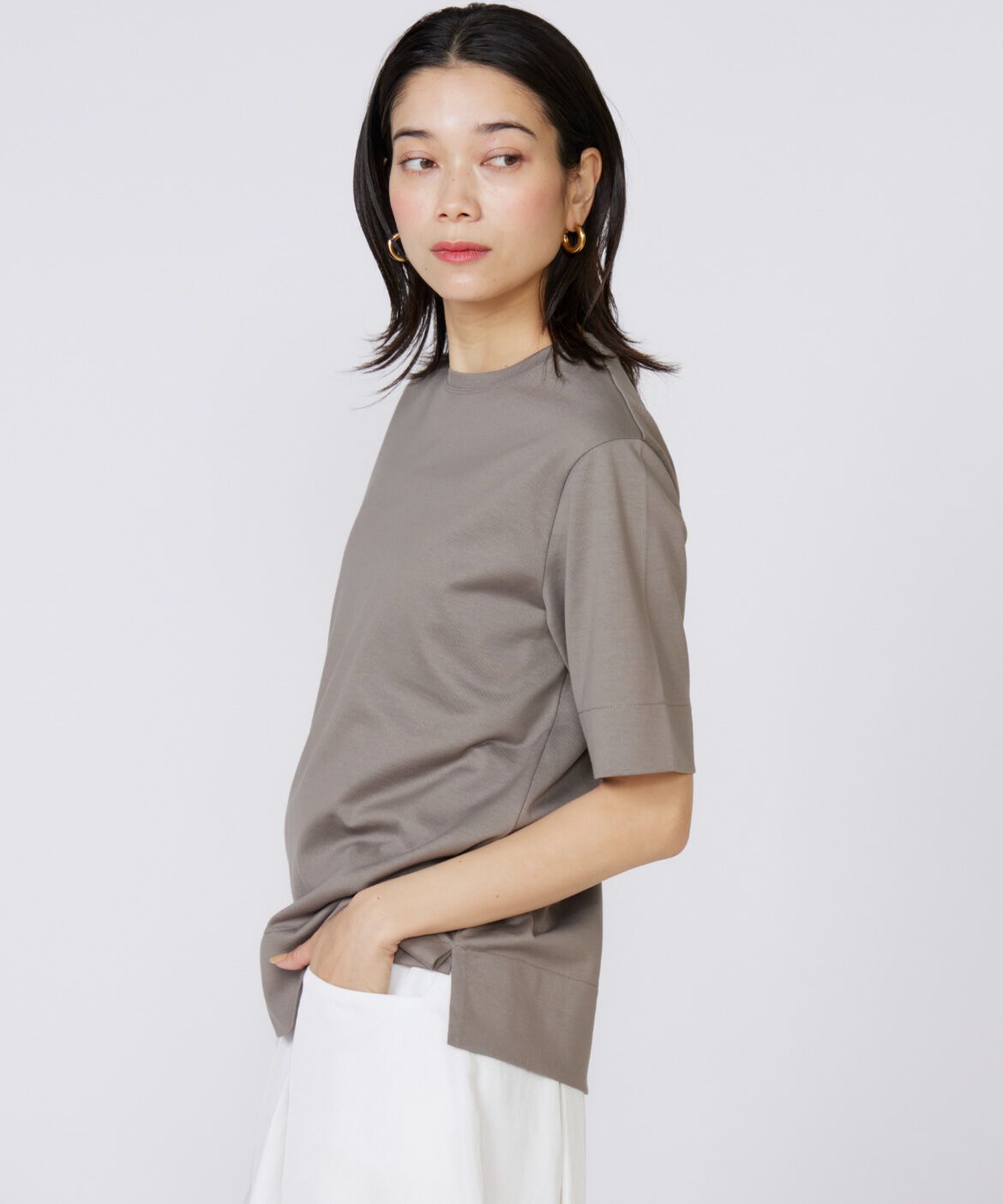 INED「《大きいサイズ》サイドスリットデザインTシャツ」|Tシャツ・カットソー|