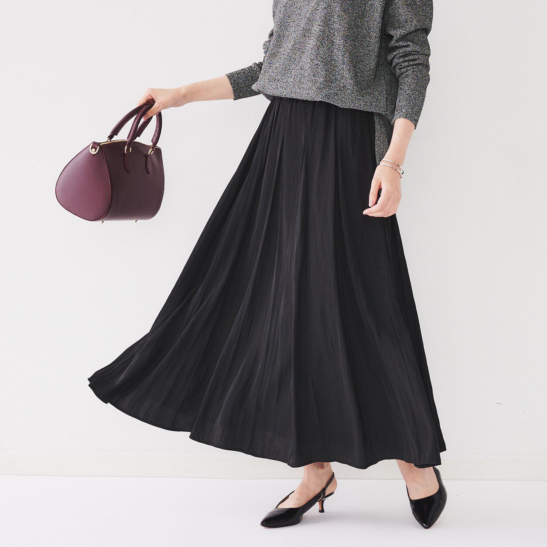 UNTITLED「【ウエストゴム/洗える】パウダークロス ロングスカート」|スカート|ブラック(019)