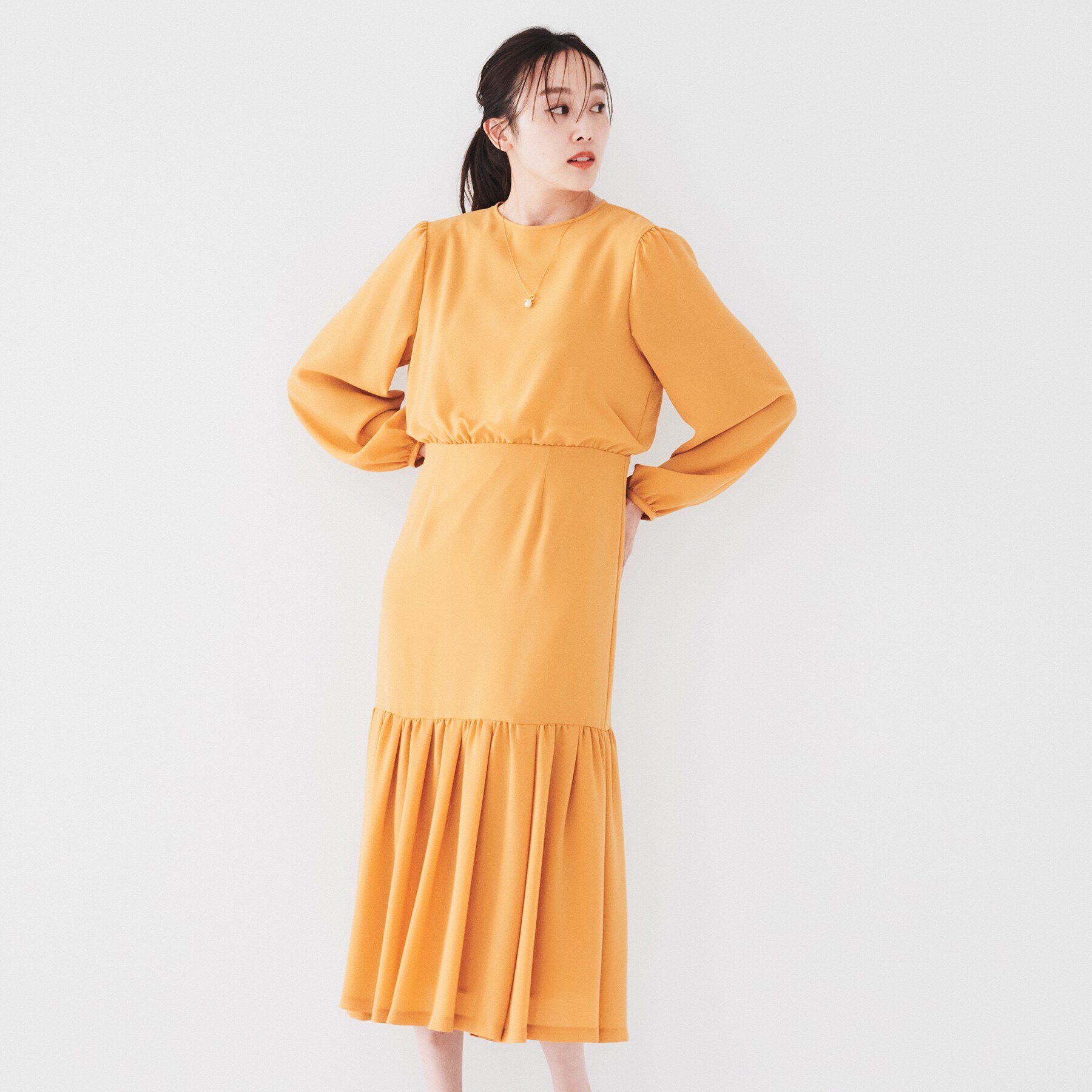 UNTITLED「【フォーマル/シーズンレス】ジョーゼット ティアードドレス」|ワンピース|マスタード(033)