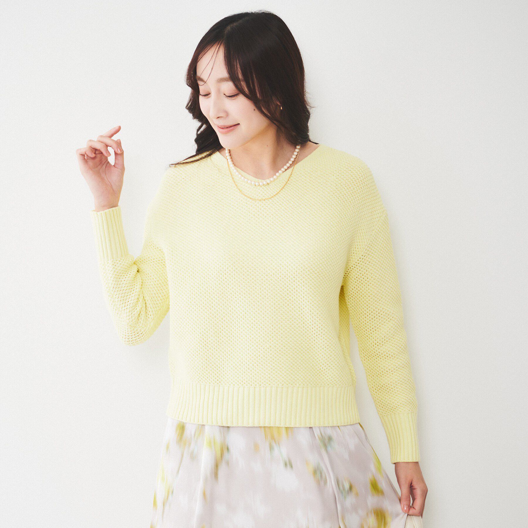 UNTITLED「【洗える/オンオフ使える】ファンシーヤーンVネックニット」|ニット・セーター|