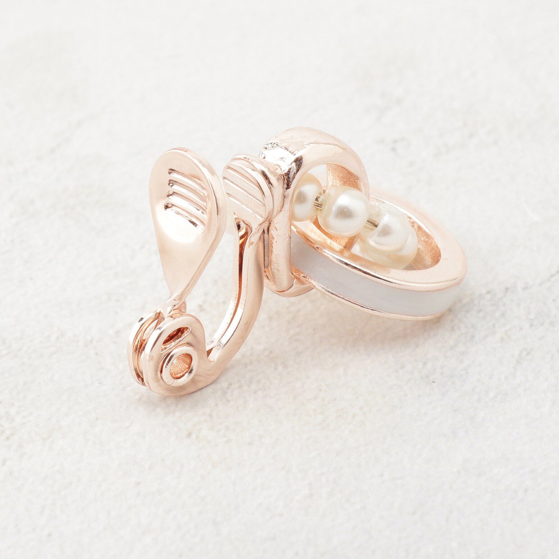 grove「痛くなりにくい エポパール調リングイヤリング」|イヤリング|