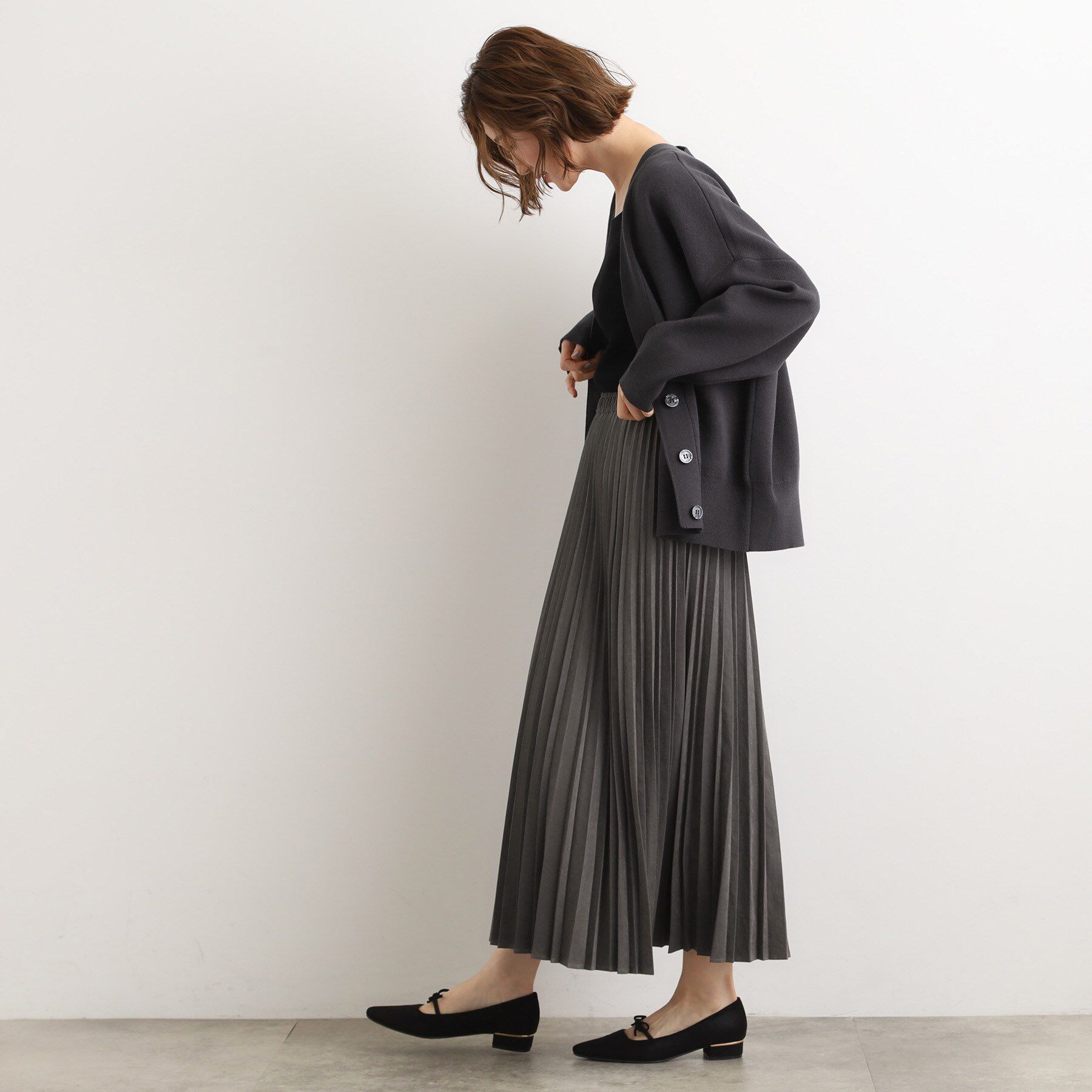 grove「すっきり見えて、やさしく揺れる。大人のスエードライクプリーツスカート」|スカート|