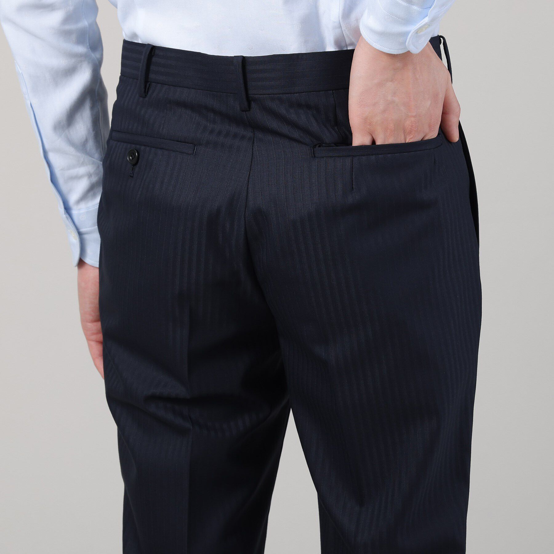 TAKEO KIKUCHI「【ナローモデル】シャイニー ヘリンボン ストライプ スーツ/3ピース対応可」|スーツ|