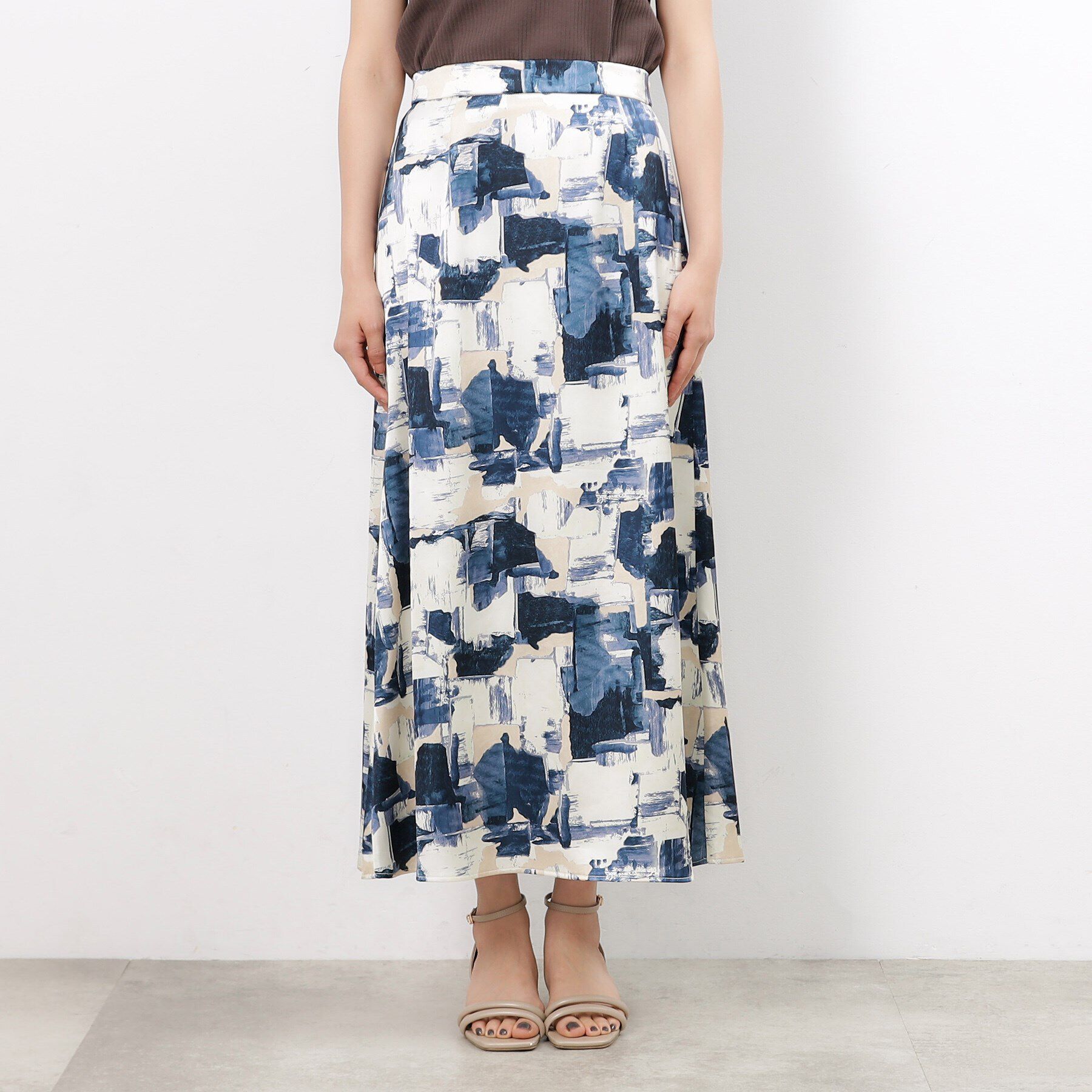 OPAQUE.CLIP「幾何プリント サテンナローフレアスカート【洗濯機洗い可】」|スカート|