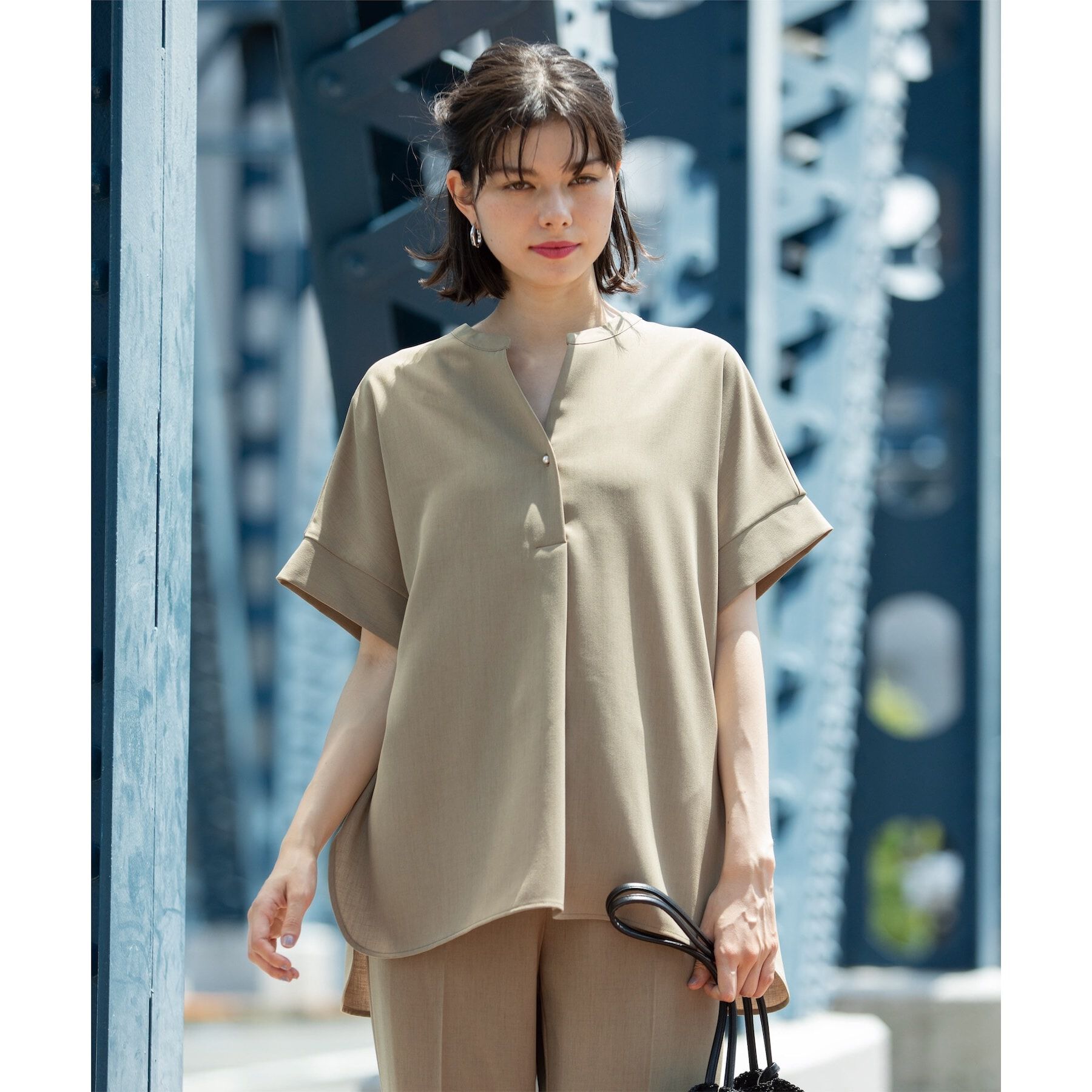 OPAQUE.CLIP「《SS-LLsize≫パール調ボタンスキッパーブラウス/セットアップ対応【防シワ/ストレッチ/抗ピル」|シャツ・ブラウス|