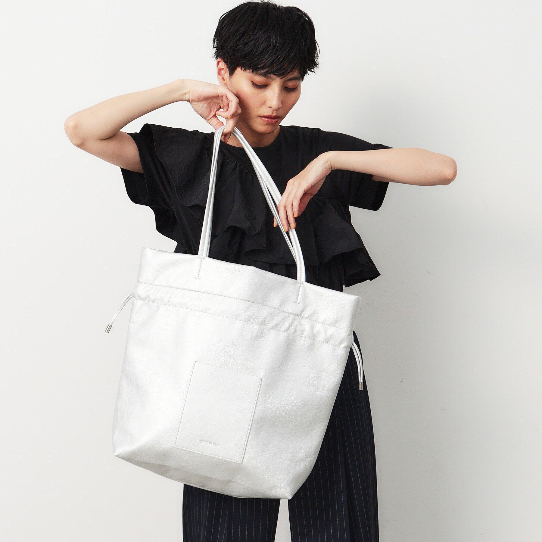 OPAQUE.CLIP「【A4サイズ対応】ソフト合皮巾着ドローストリングトートバッグ」|トートバッグ|