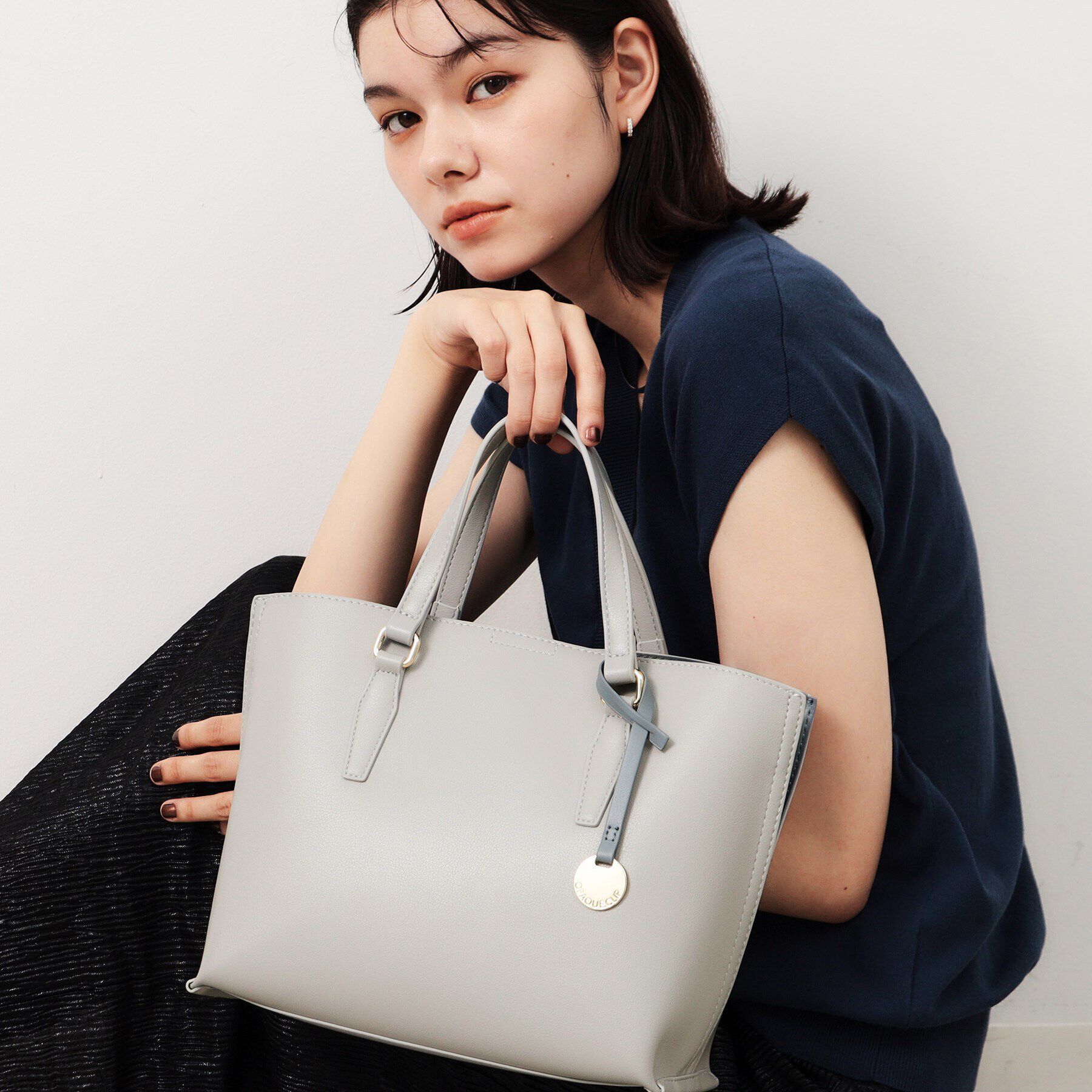 OPAQUE.CLIP「【2WAY／通勤対応】バイカラースムース合皮ミドルバッグ」|トートバッグ|