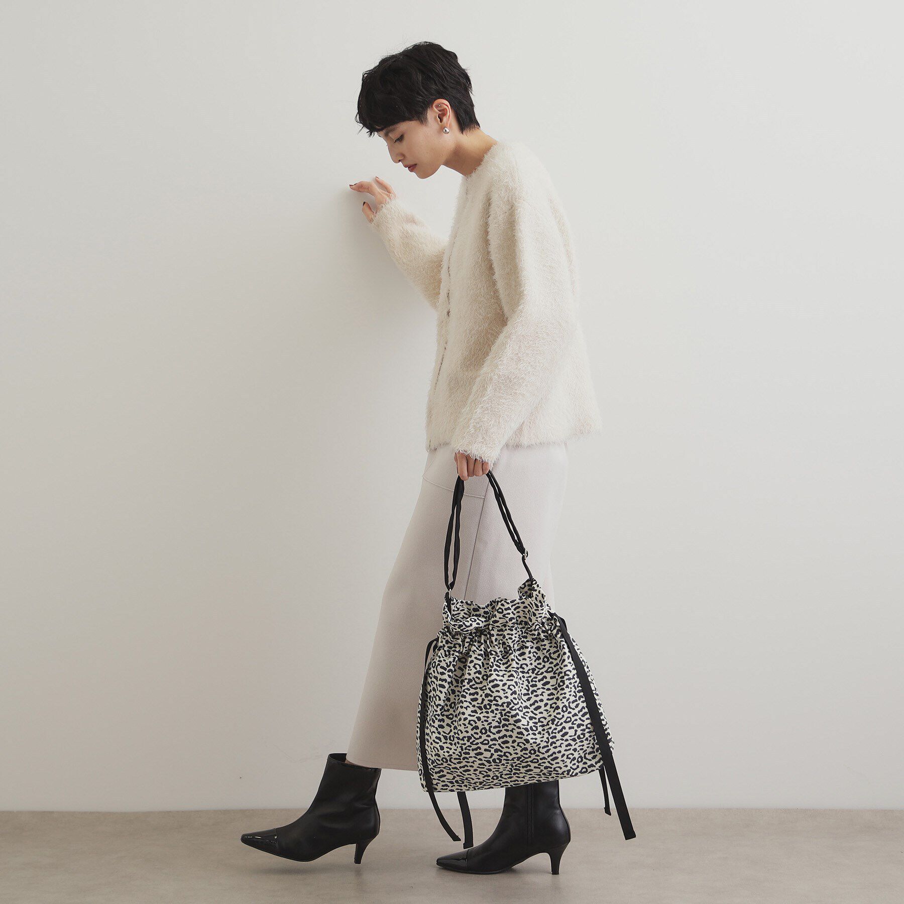 OPAQUE.CLIP「【軽量／A4収納可能】レオパード柄ドローストリングショルダーバッグ」|ショルダー・メッセンジャー|