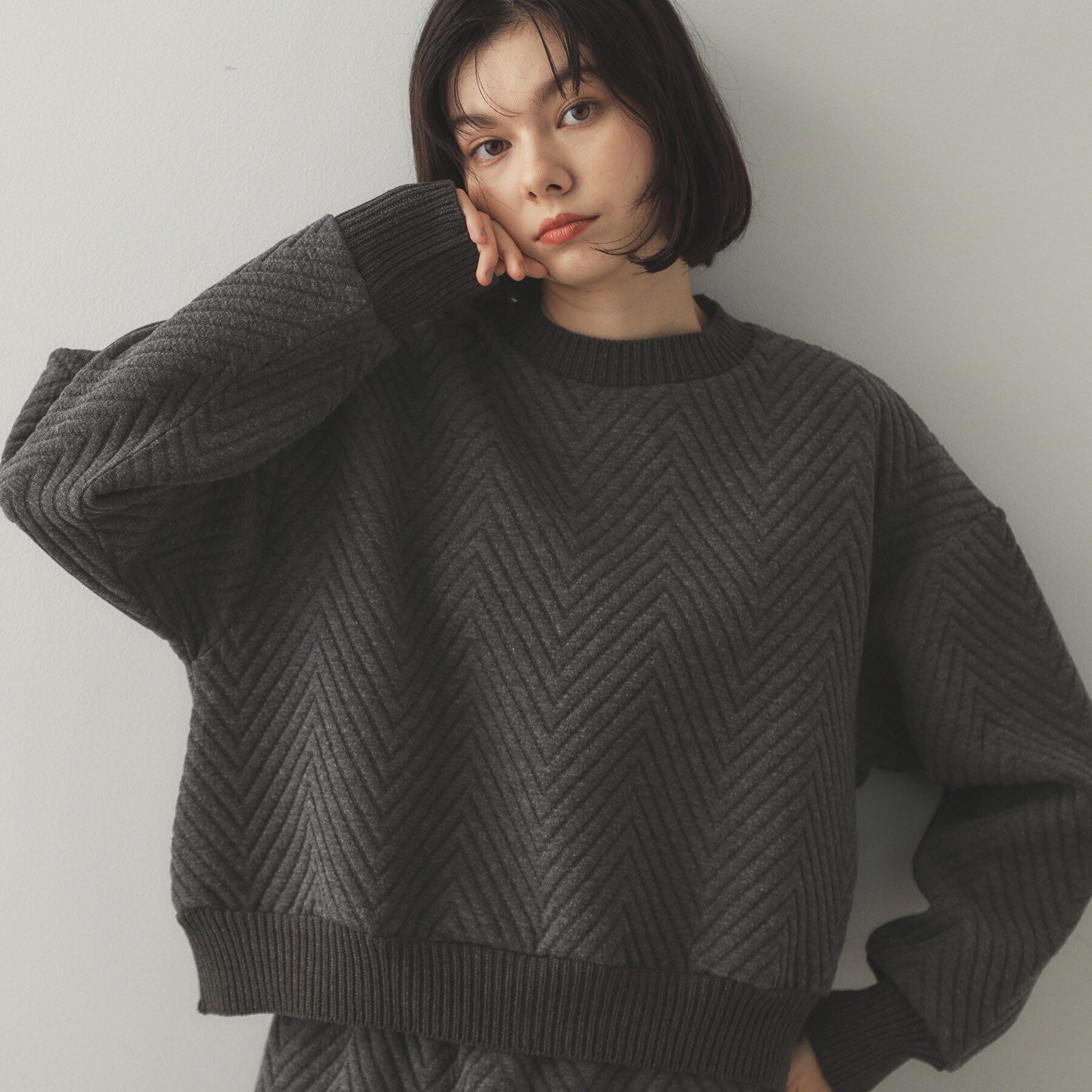 OPAQUE.CLIP「キルティングジャカードトップス/セットアップ対応【洗濯機洗い可】」|Tシャツ・カットソー|チャコールグレー(0