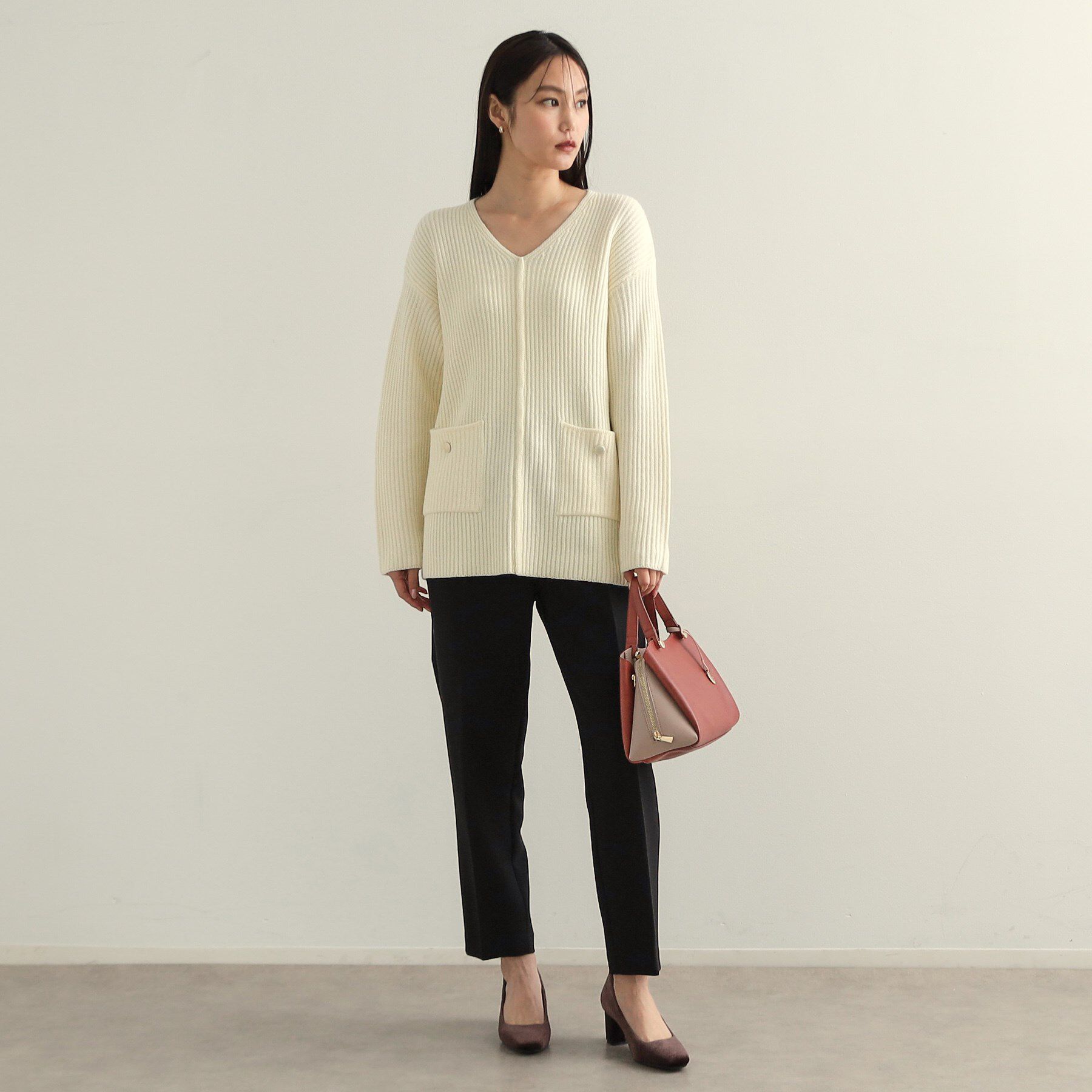 OPAQUE.CLIP「金ボタン付ポケットVネックニット【洗濯機洗い可】」|ニット・セーター|