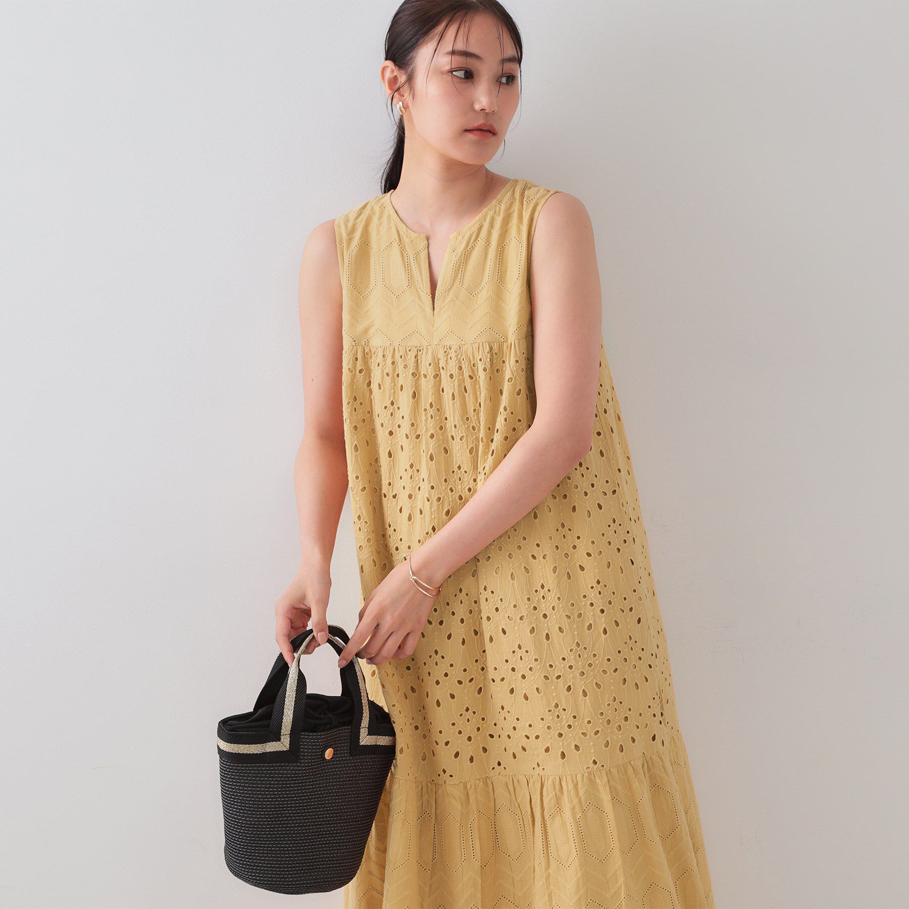 OPAQUE.CLIP「インドコットンアイレット刺繍ティアードワンピース【洗える】」|ワンピース|ベージュ(052)