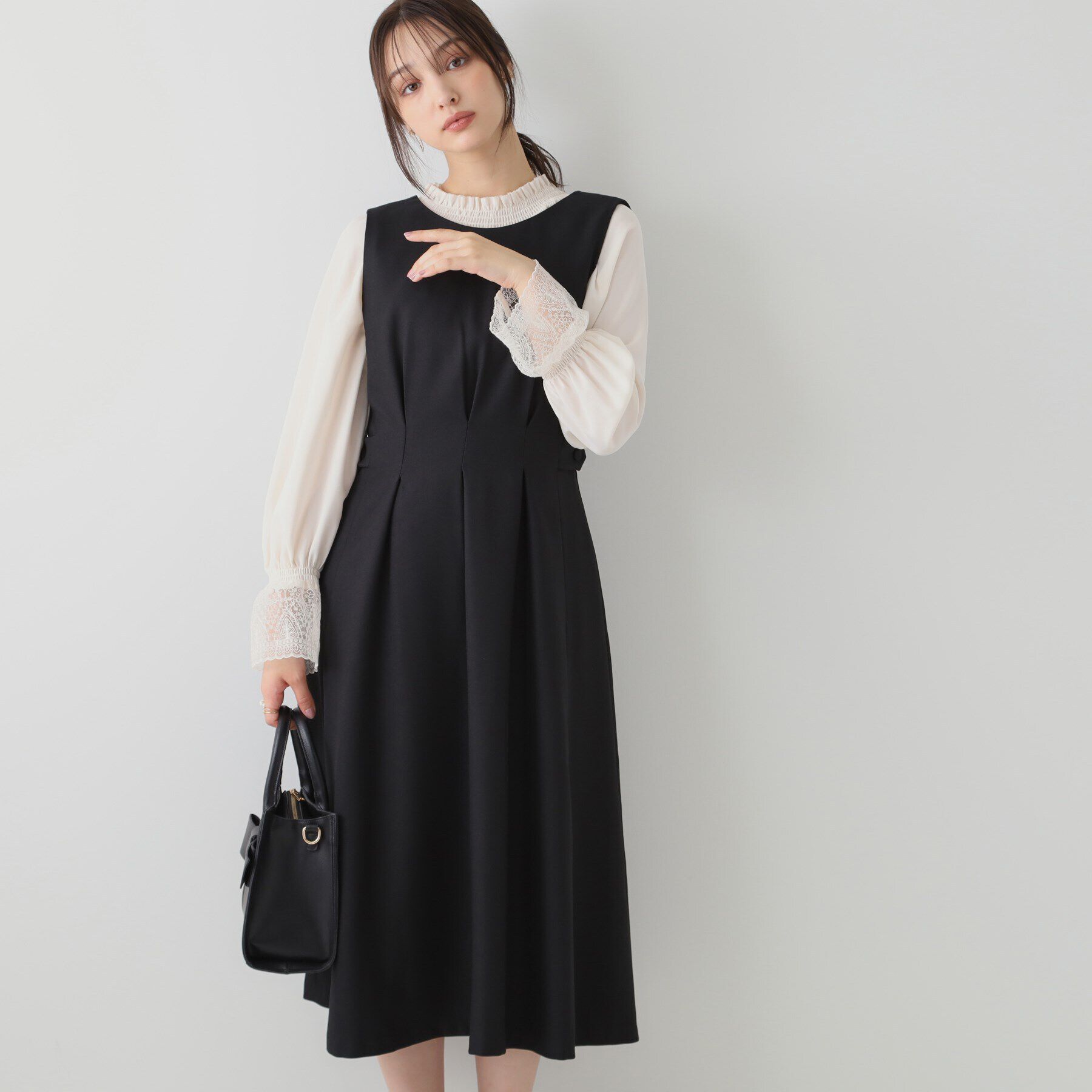 Couture broach「【ウエストマークでスタイルアップ】ウエストタックジャンパースカート」|ワンピース|ﾌﾞﾗｯｸ(019)
