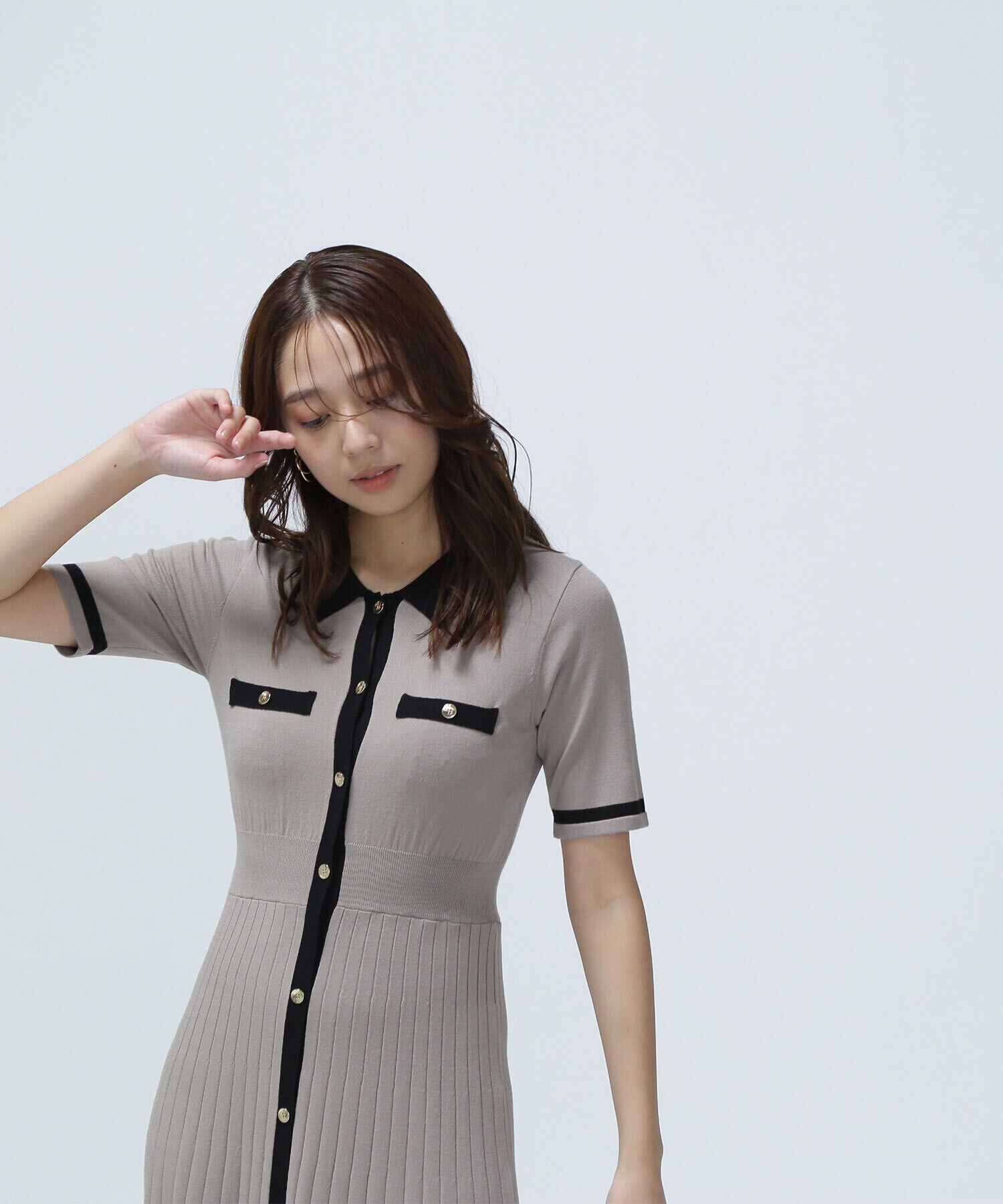  「ポロバイカラーニットワンピース」|ワンピース|ベージュ&times;ク  2