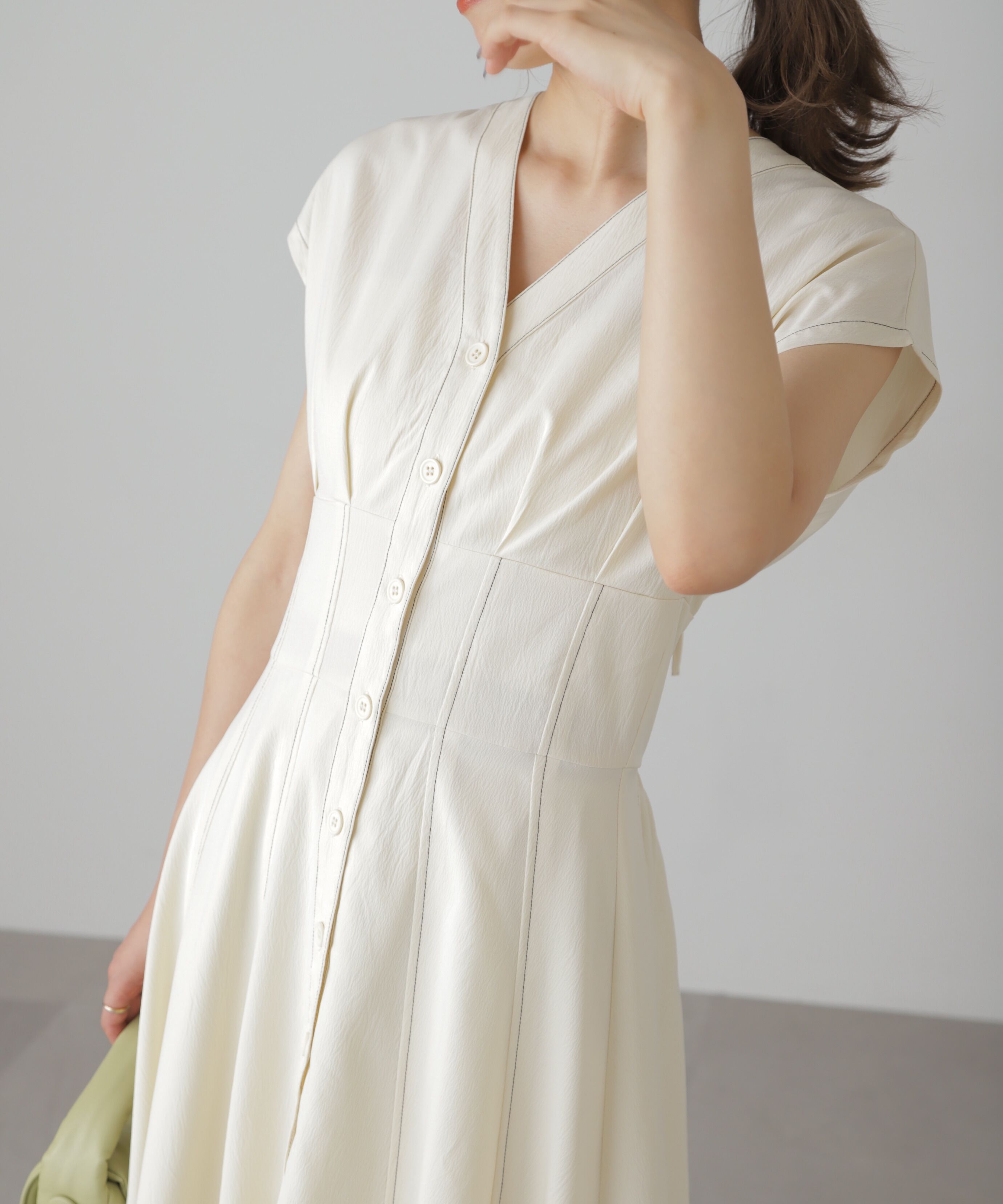  「ウエストシェイプ配色ステッチワンピース」|ワンピース|オフ