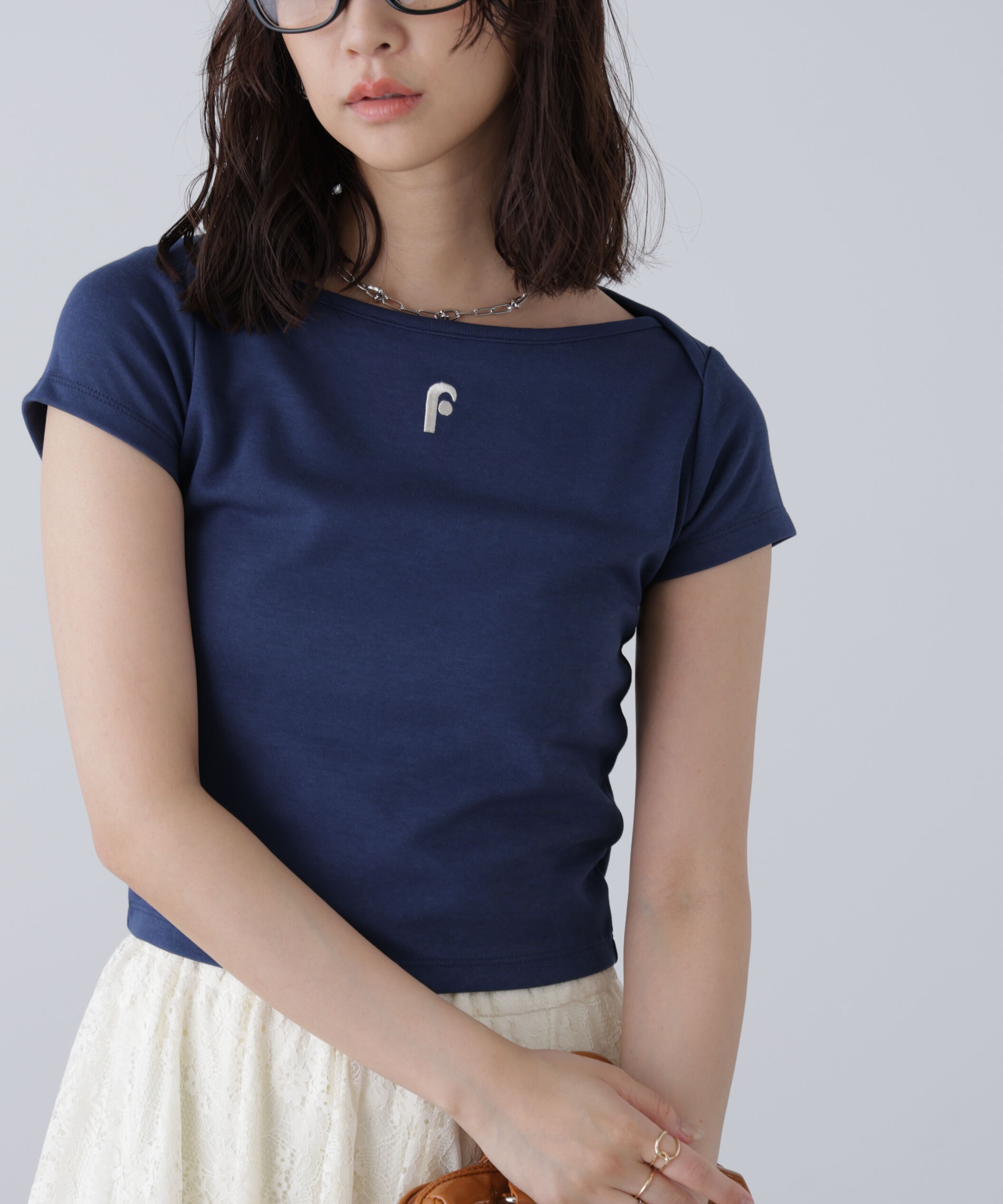  「ワンポイント刺繍ボートネックカットソー」|Tシャツ・カットソー|