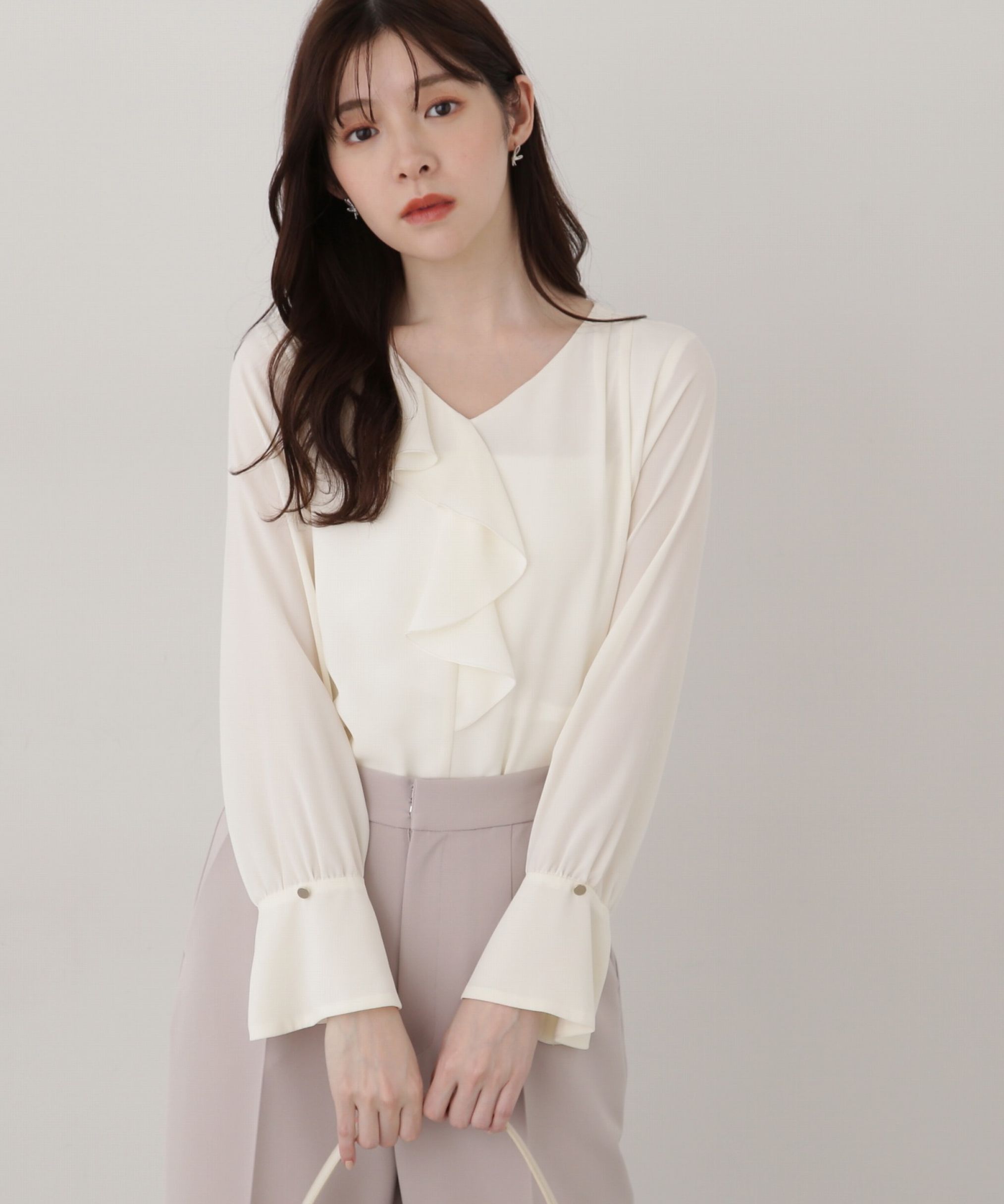 PROPORTION BODY DRESSING「アシメラッフルブラウス」|シャツ・ブラウス|エクリュ1