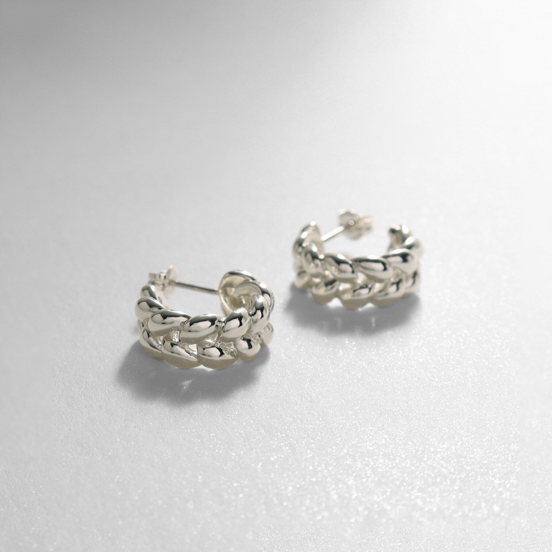 COCOSHNIK ONKITSCH「シルバー ニッティングモチーフ フープピアス」|ピアス|