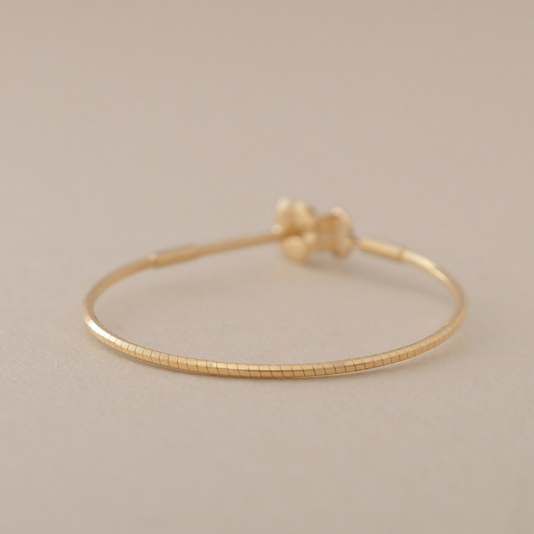 COCOSHNIK「K18オメガチェーン フープピアス小」|ピアス|