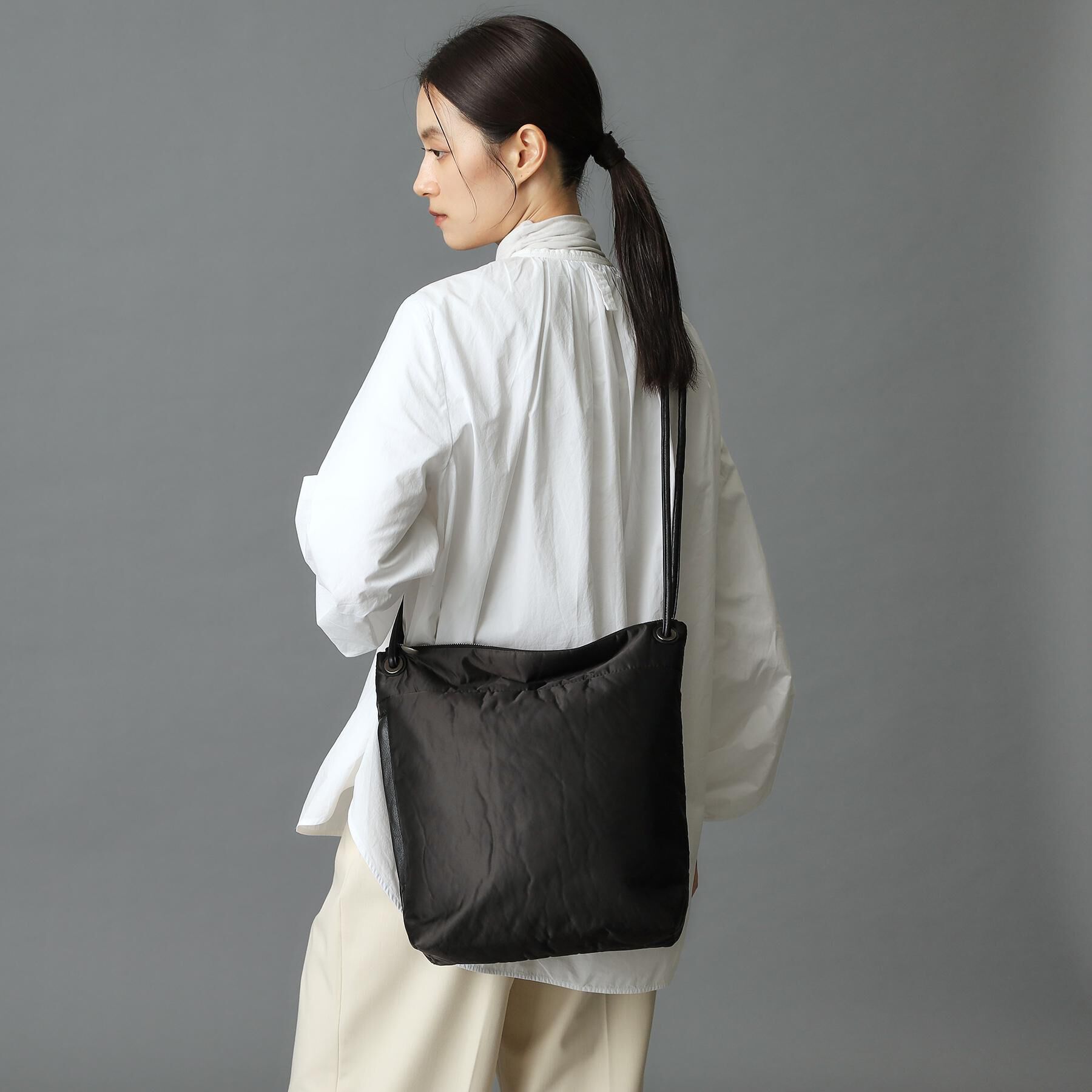 HIROKO HAYASHI「ENORME（エノルメ）ショルダーバッグ」|ショルダー・メッセンジャー|