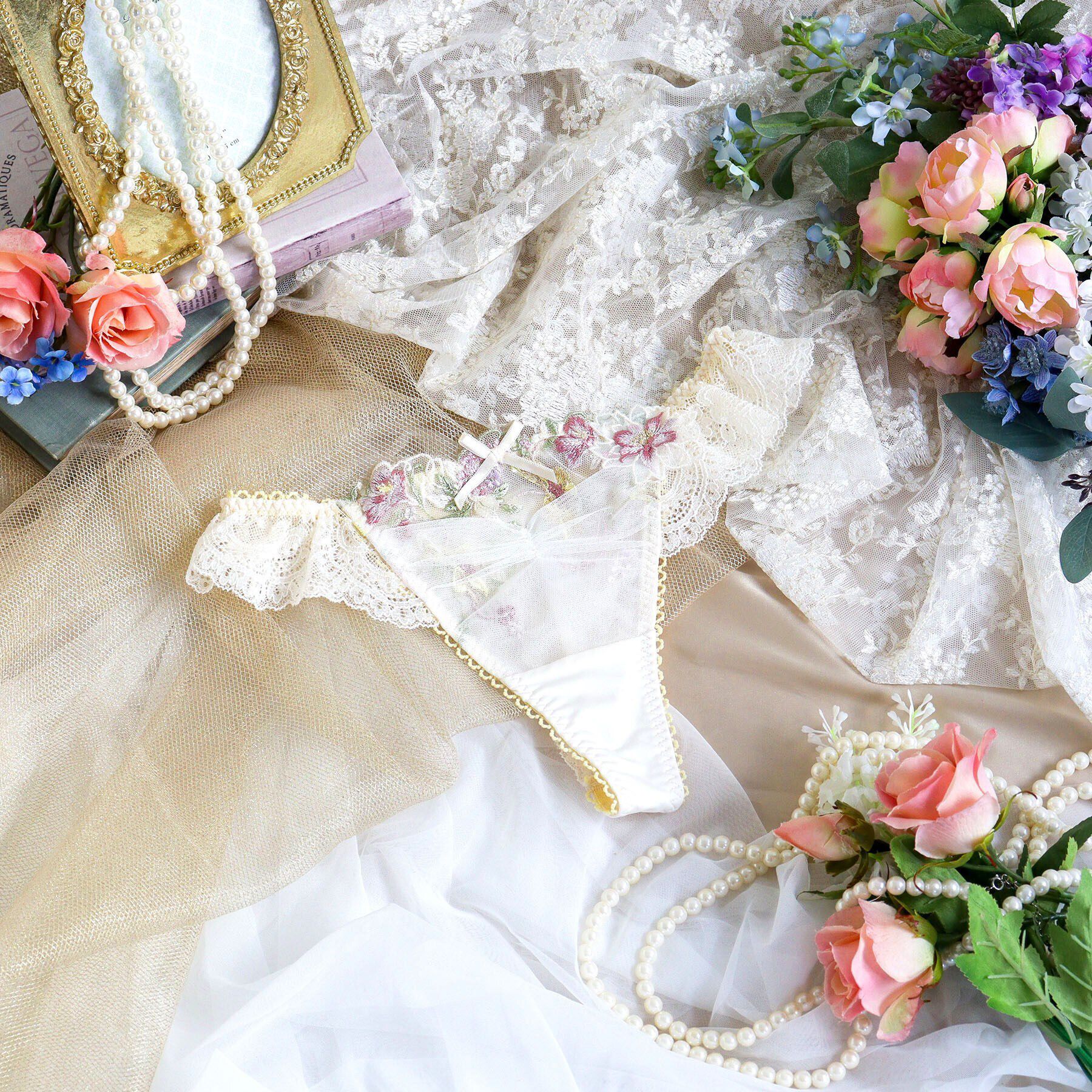 Risa Magli「アイリィー Tバックショーツ」|インナー|アイボリー(004)