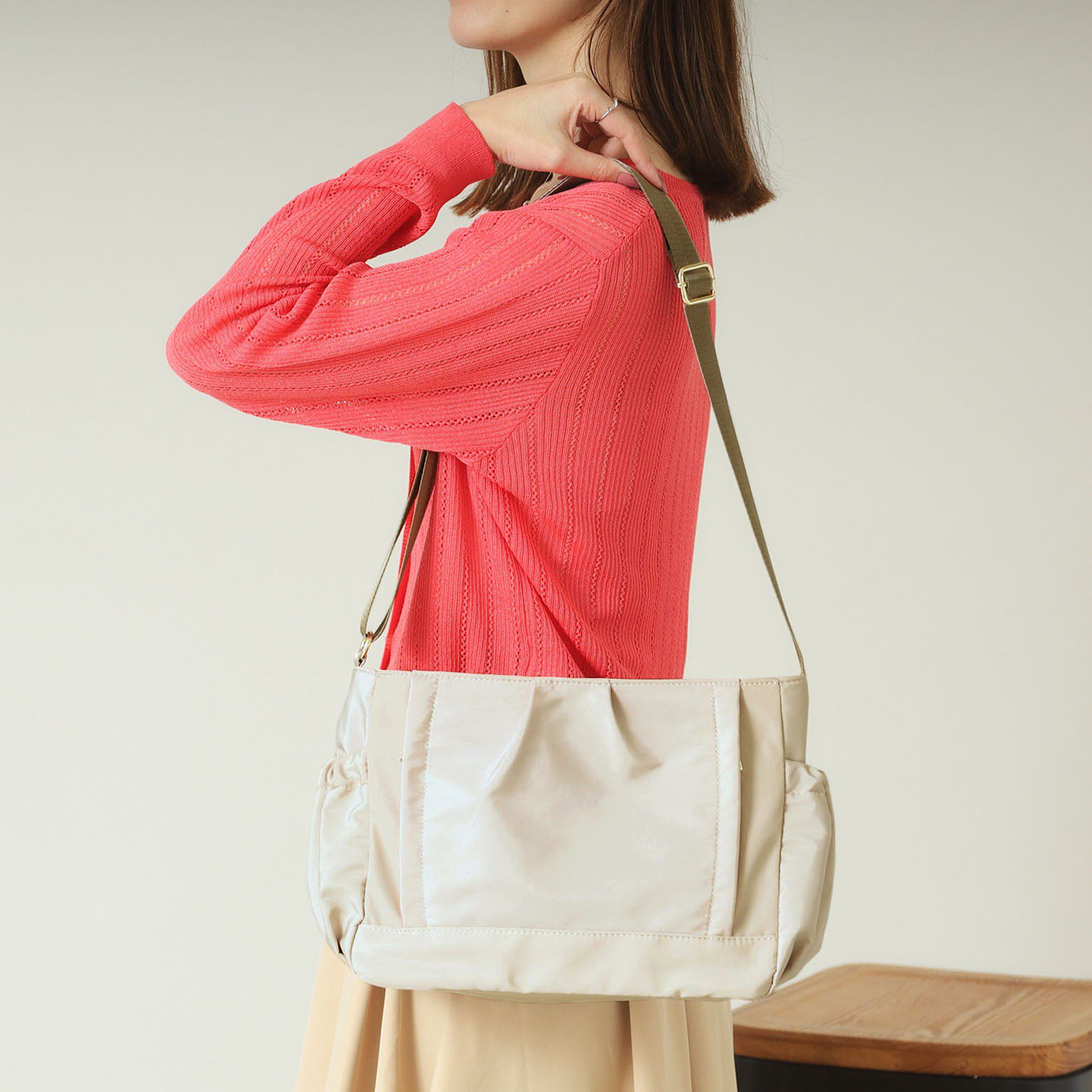 ITS&rsquo;DEMO「【12ポケット】収納アドバイザー三層ショルダー」|ショルダー・メッセンジャー|ライトベージュ(05